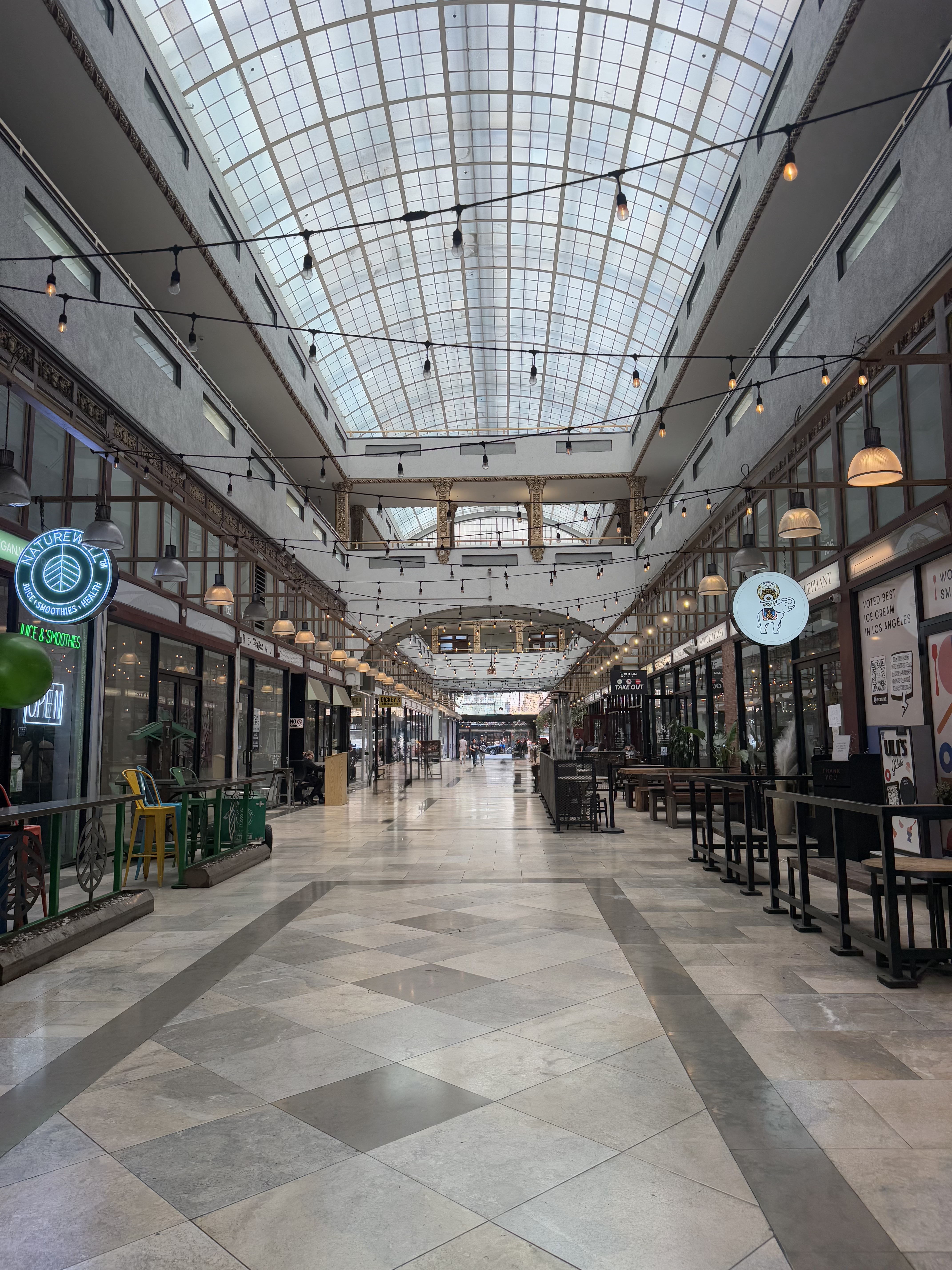 Broadway Arcade, Couchot & MacDonald, 1924, Downtown La (view 2 of 3)