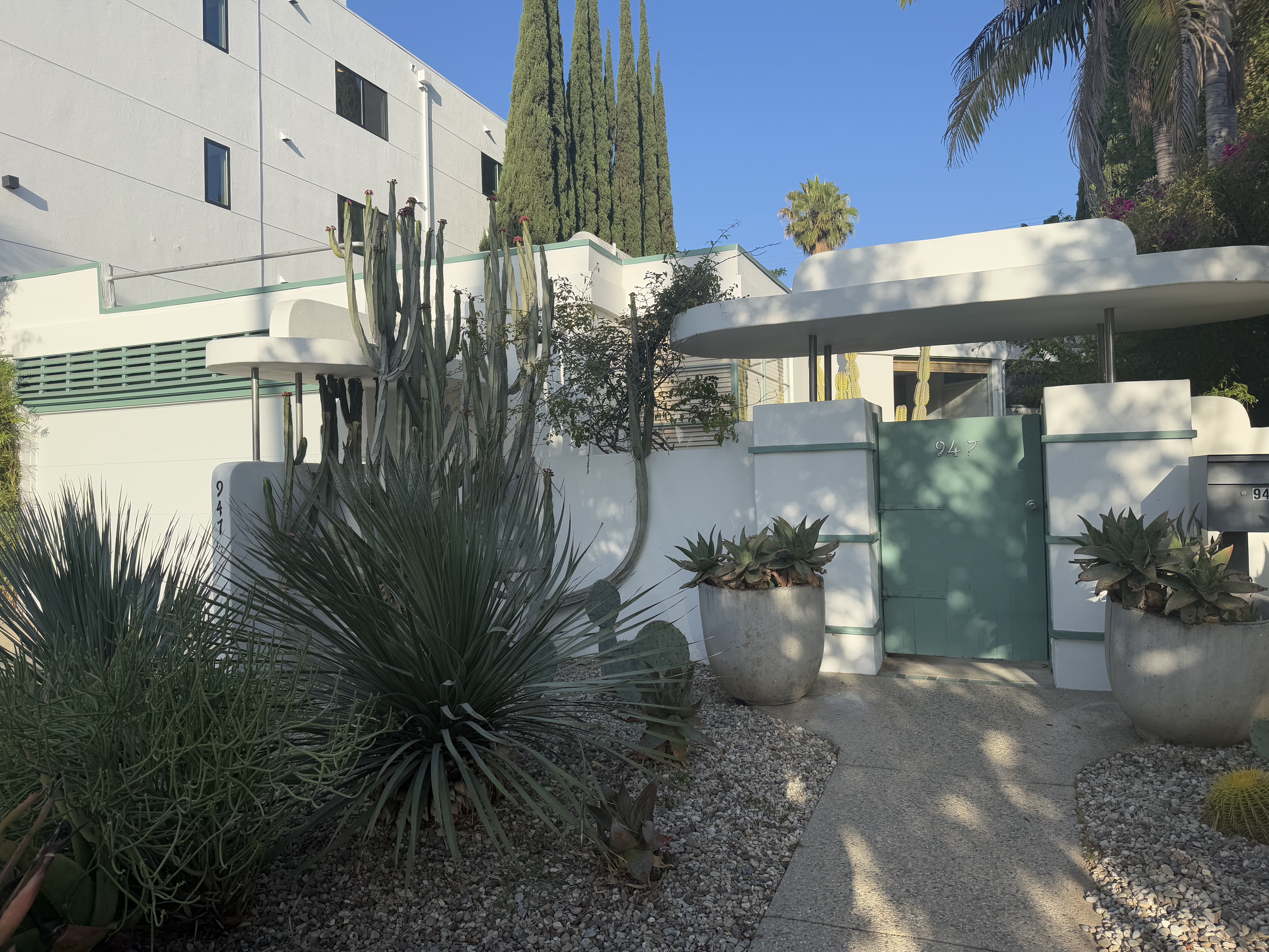 Streamline Moderne (view 2 of 5)