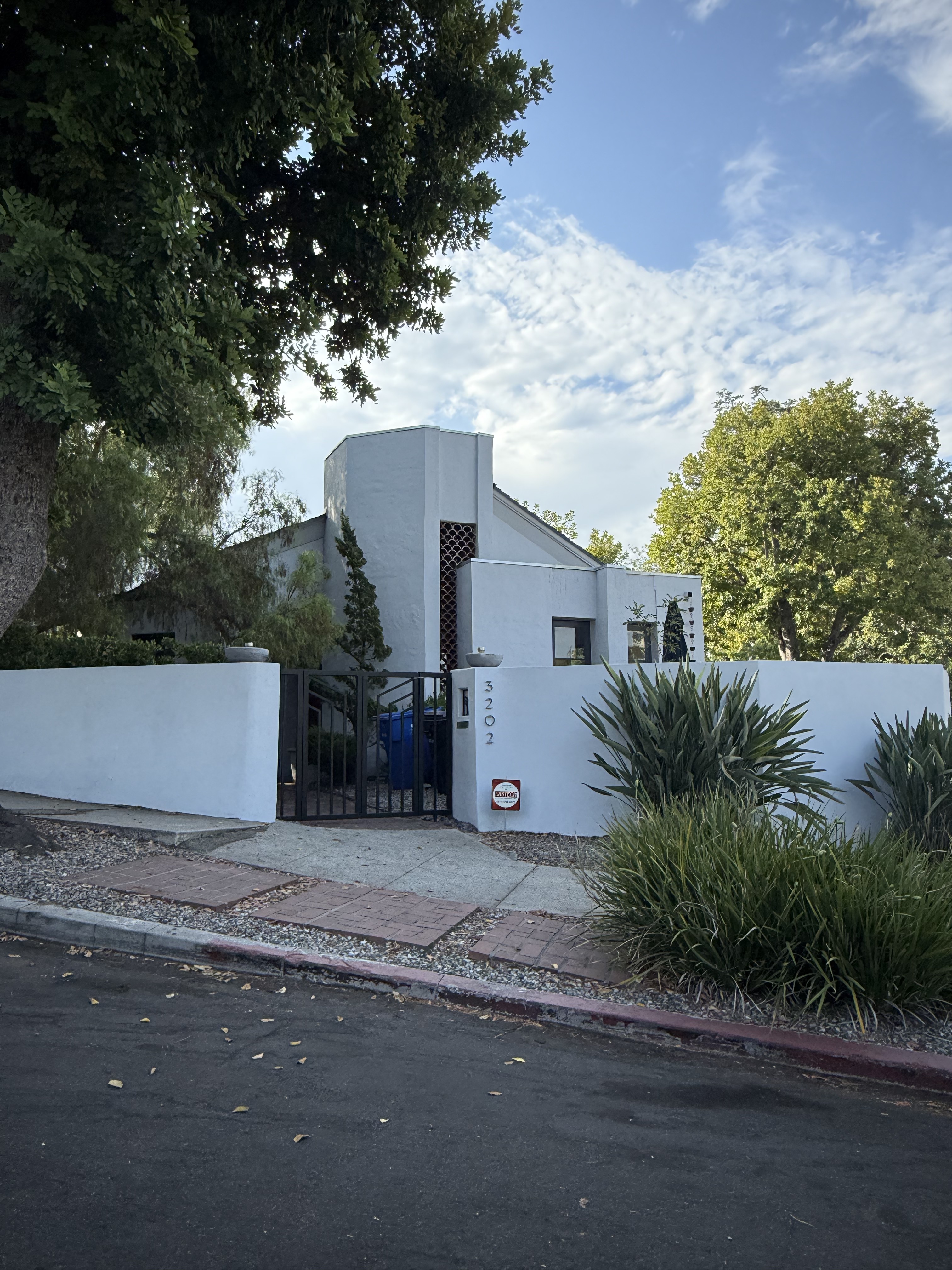 Lloyd Wright (view 3 of 5)