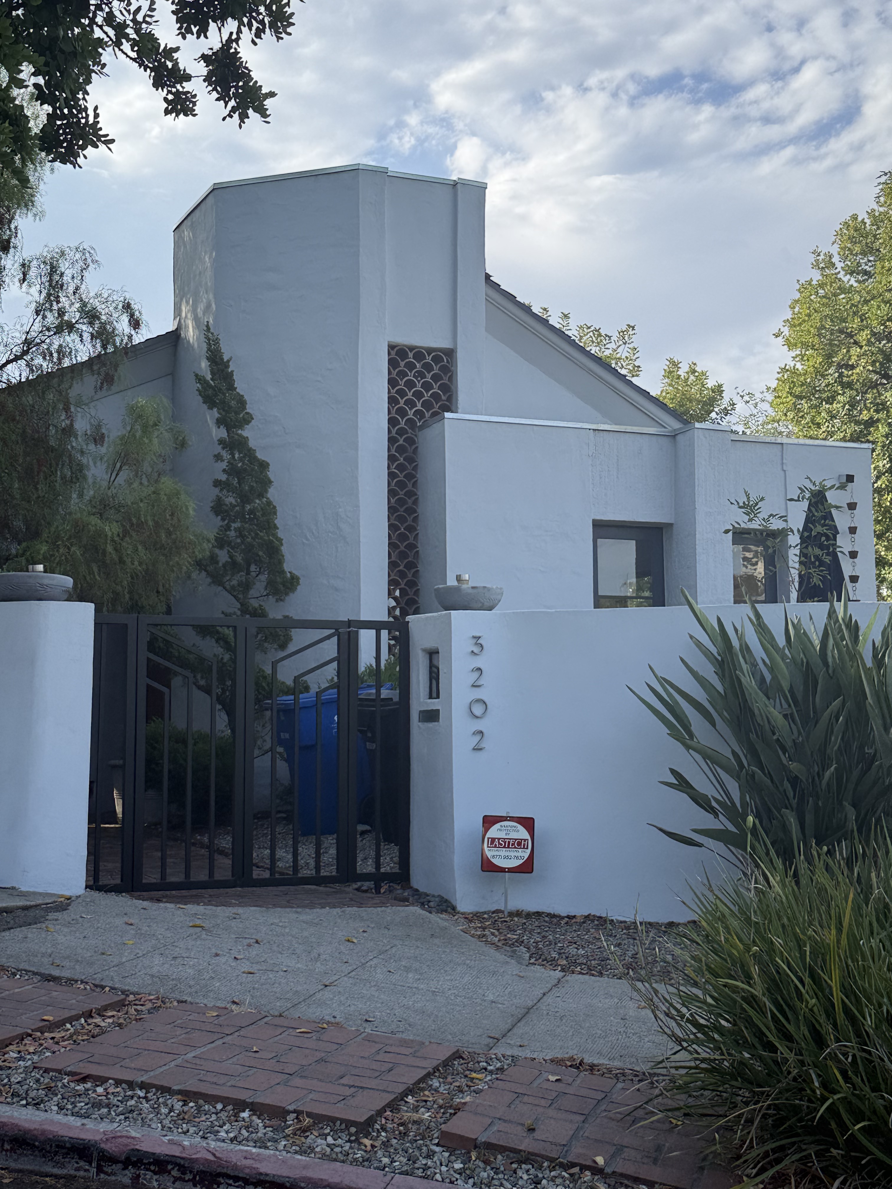 Carr House, Lloyd Wright, 1925, Los Feliz (view 2 of 2)