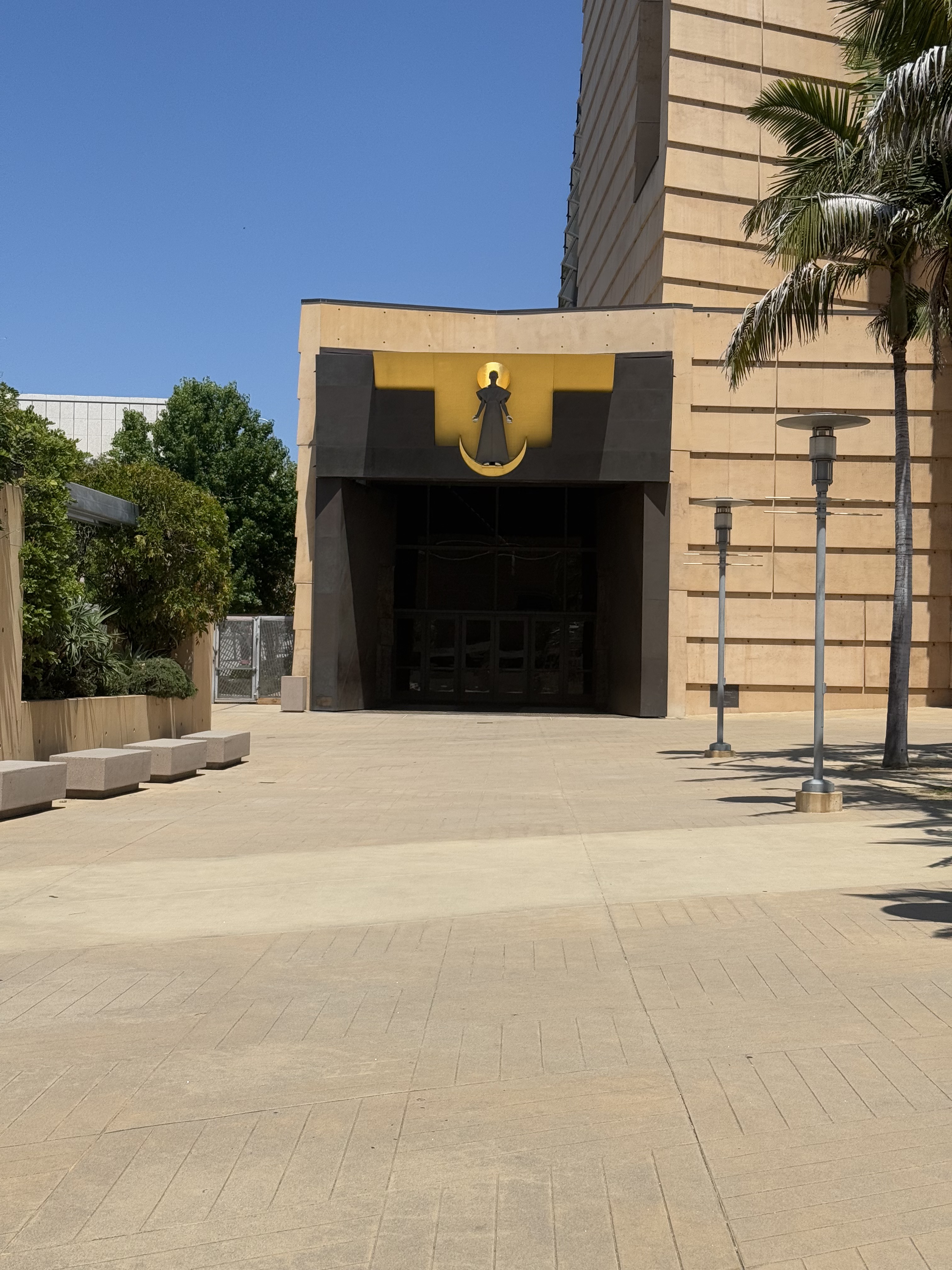 Cathedral Of Our Lady Of Angels, Rafael Moneo, 1998-2002, Downtown La (view 2 of 8)