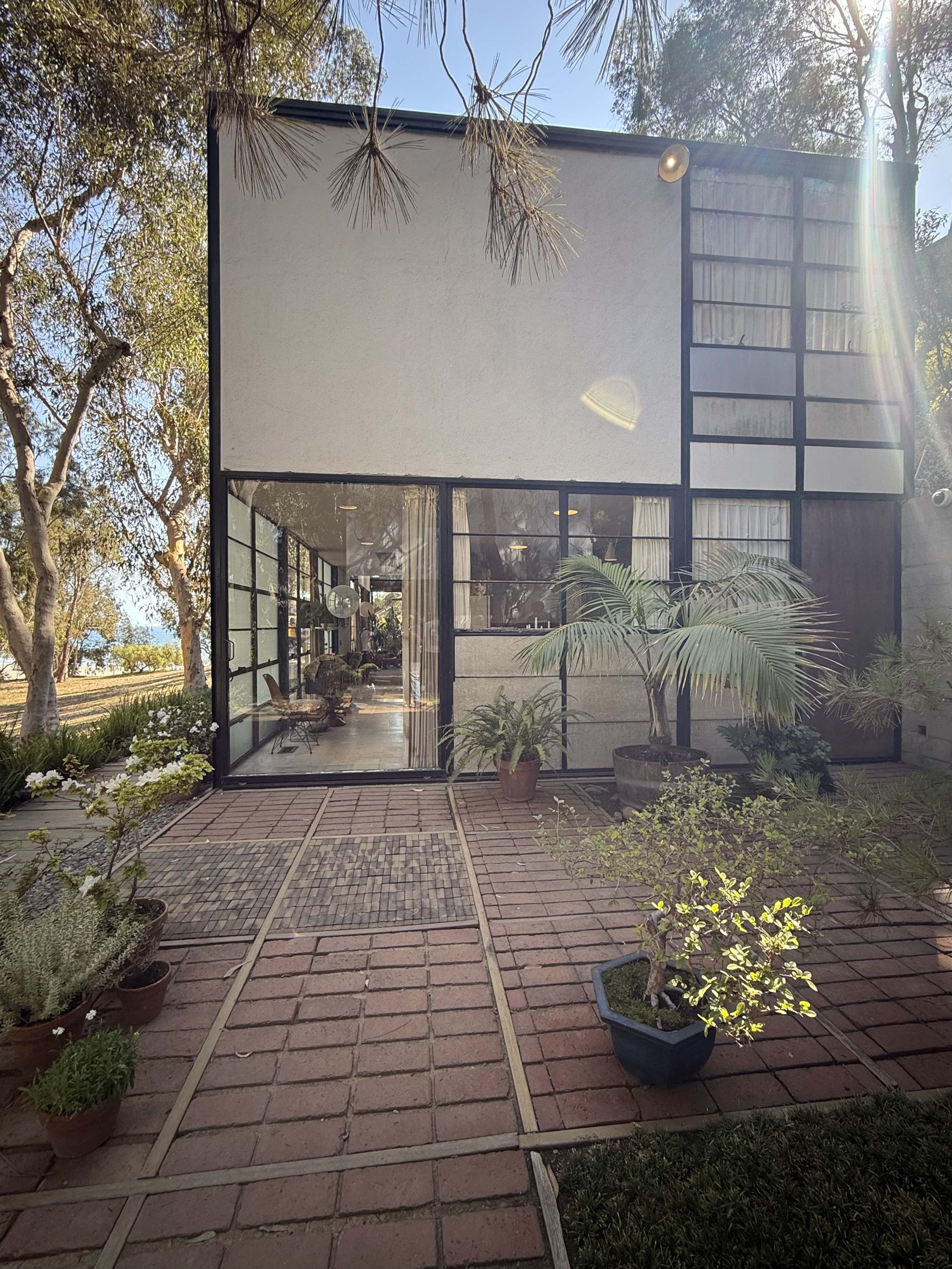 Eames House CSH #8, Charles & Ray Eames, 1948, Pacific Palisades (view 11 of 17)