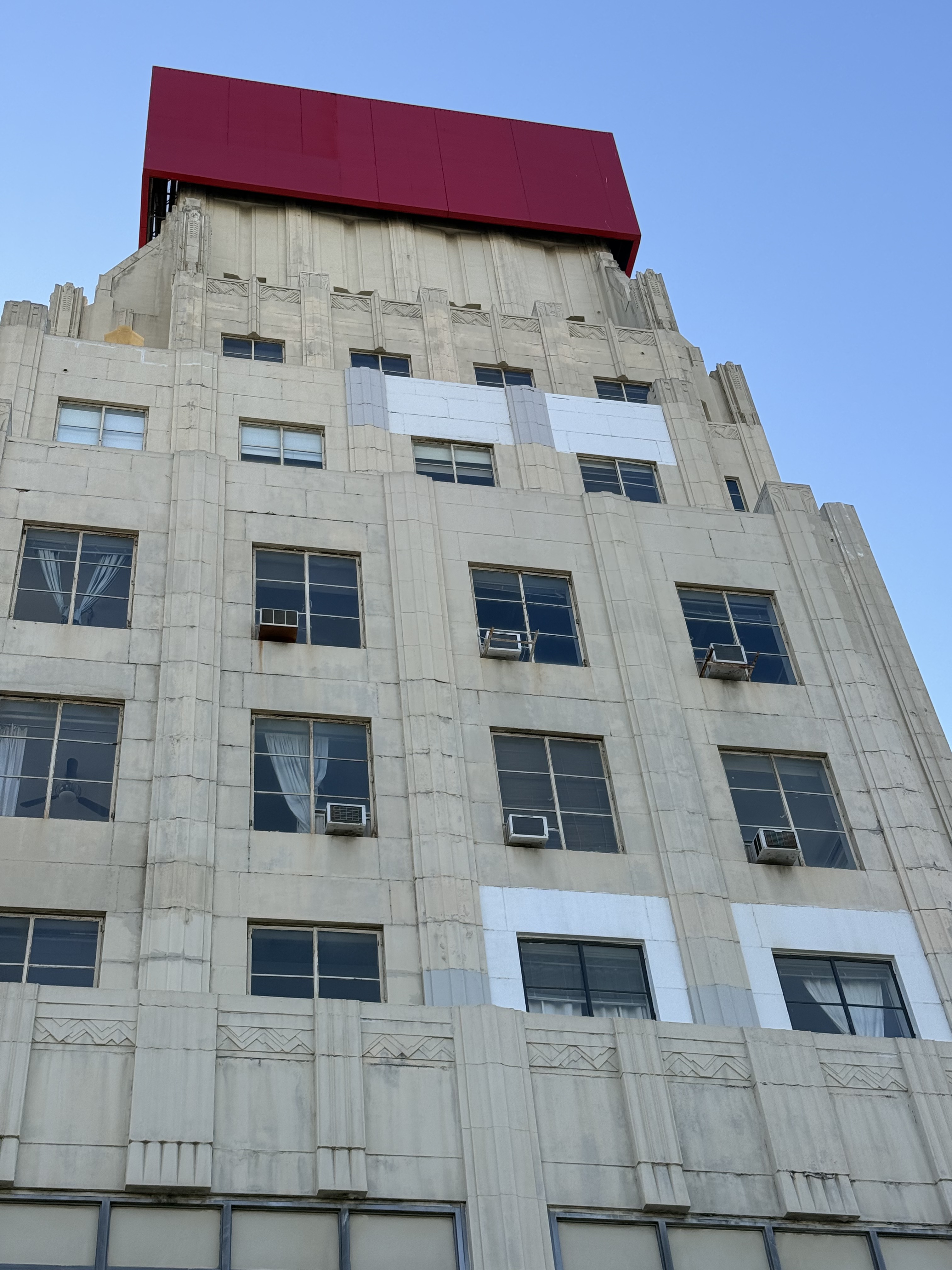 E. Clem Wilson Building, Meyer & Holler, 1929 to 1930, Mid-Wilshire (view 3 of 3)