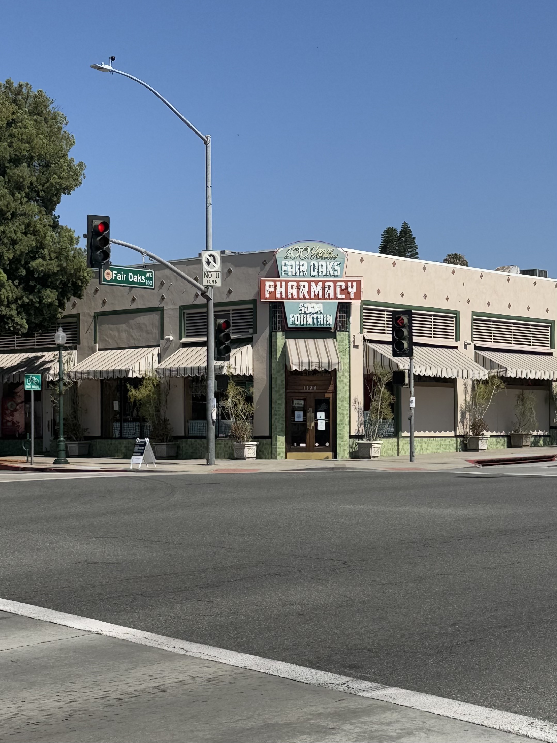 Fair Oaks Pharmacy, Arthur Benton, 1914–1915, Pasadena