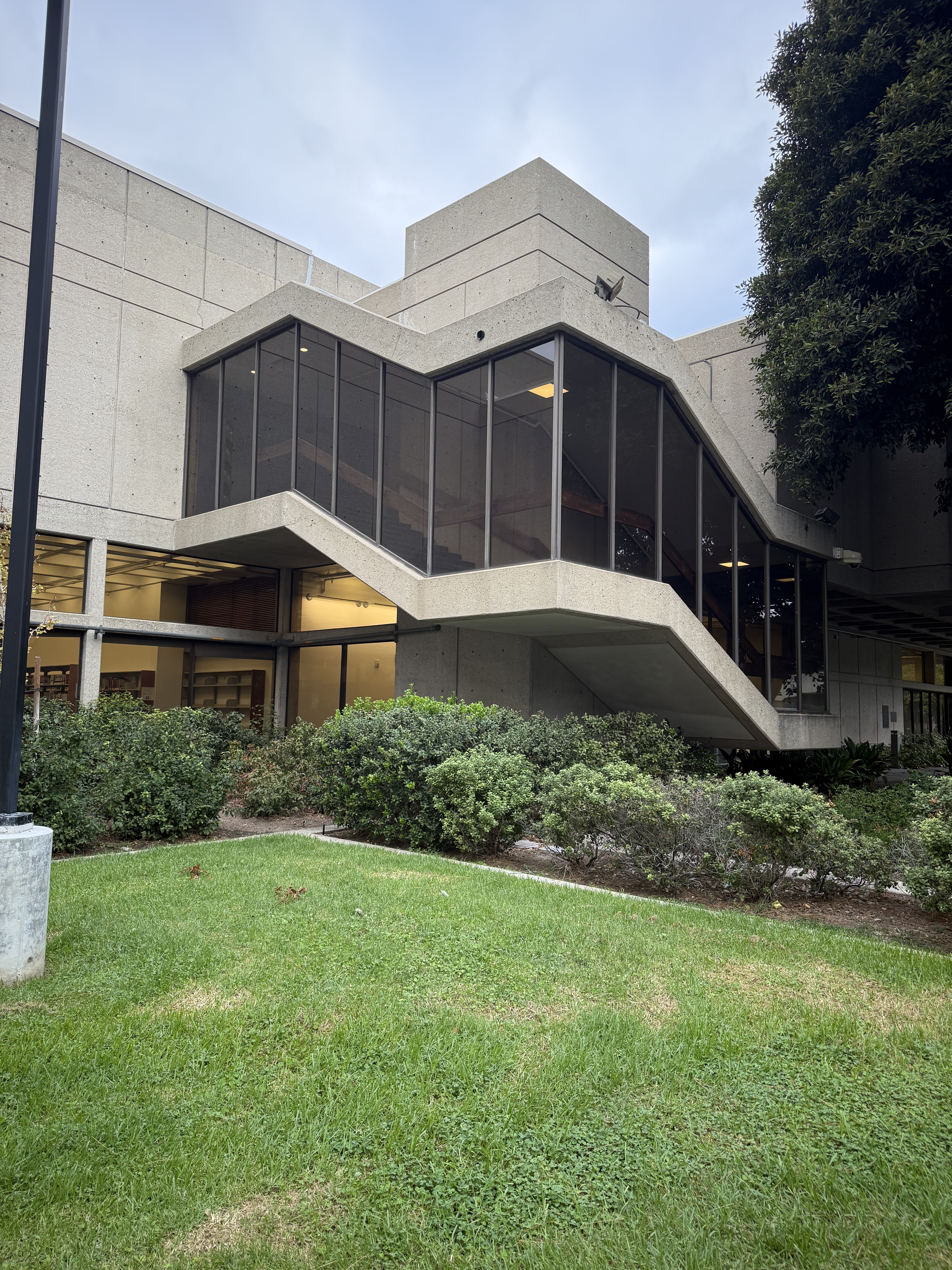 Glendale Central Library, Marvin Taff, 1970s, Glendale (view 2 of 3)