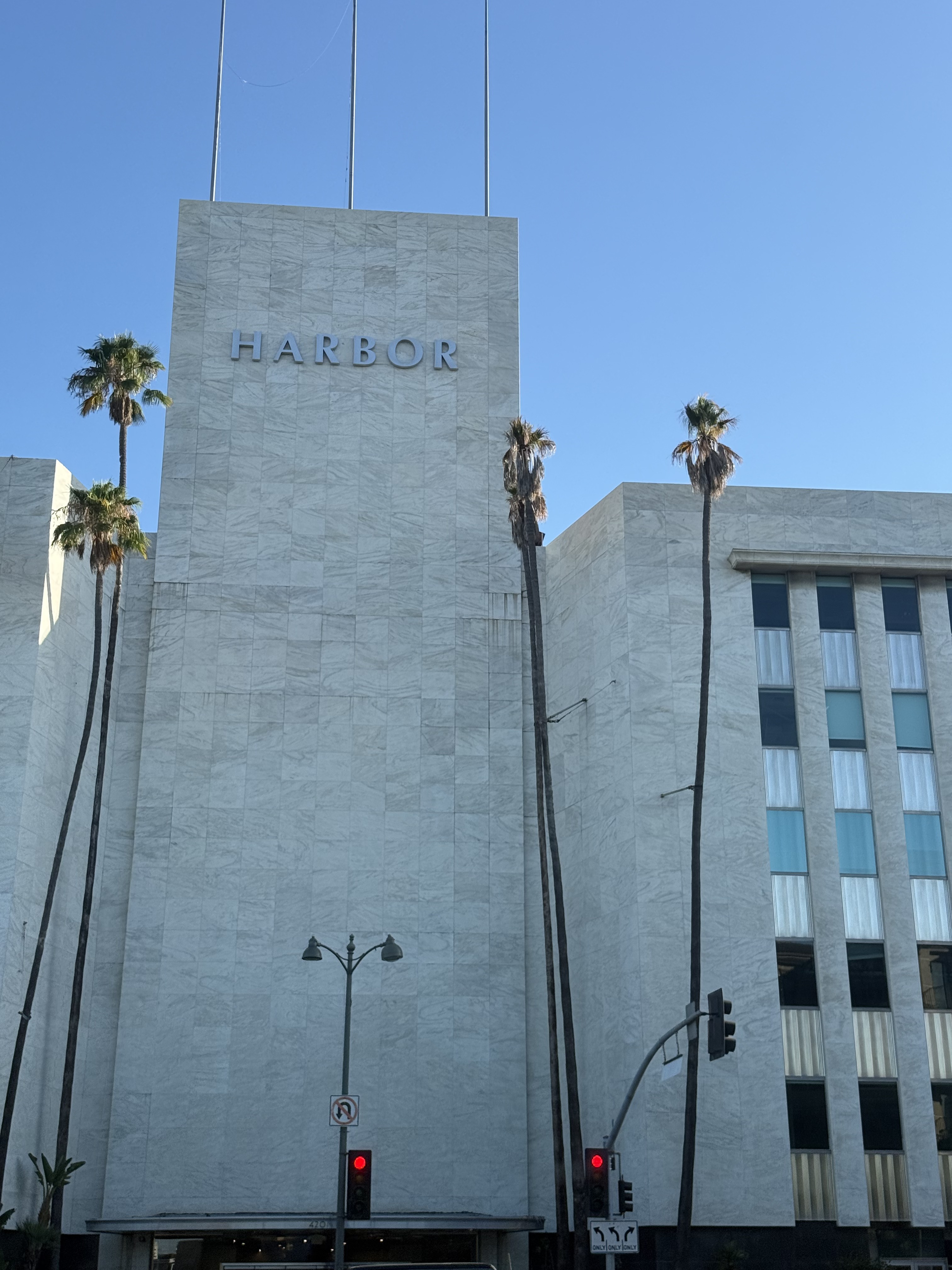 Harbor Building, Claud Beelman, 1958, Mid-Wilshire (view 2 of 2)