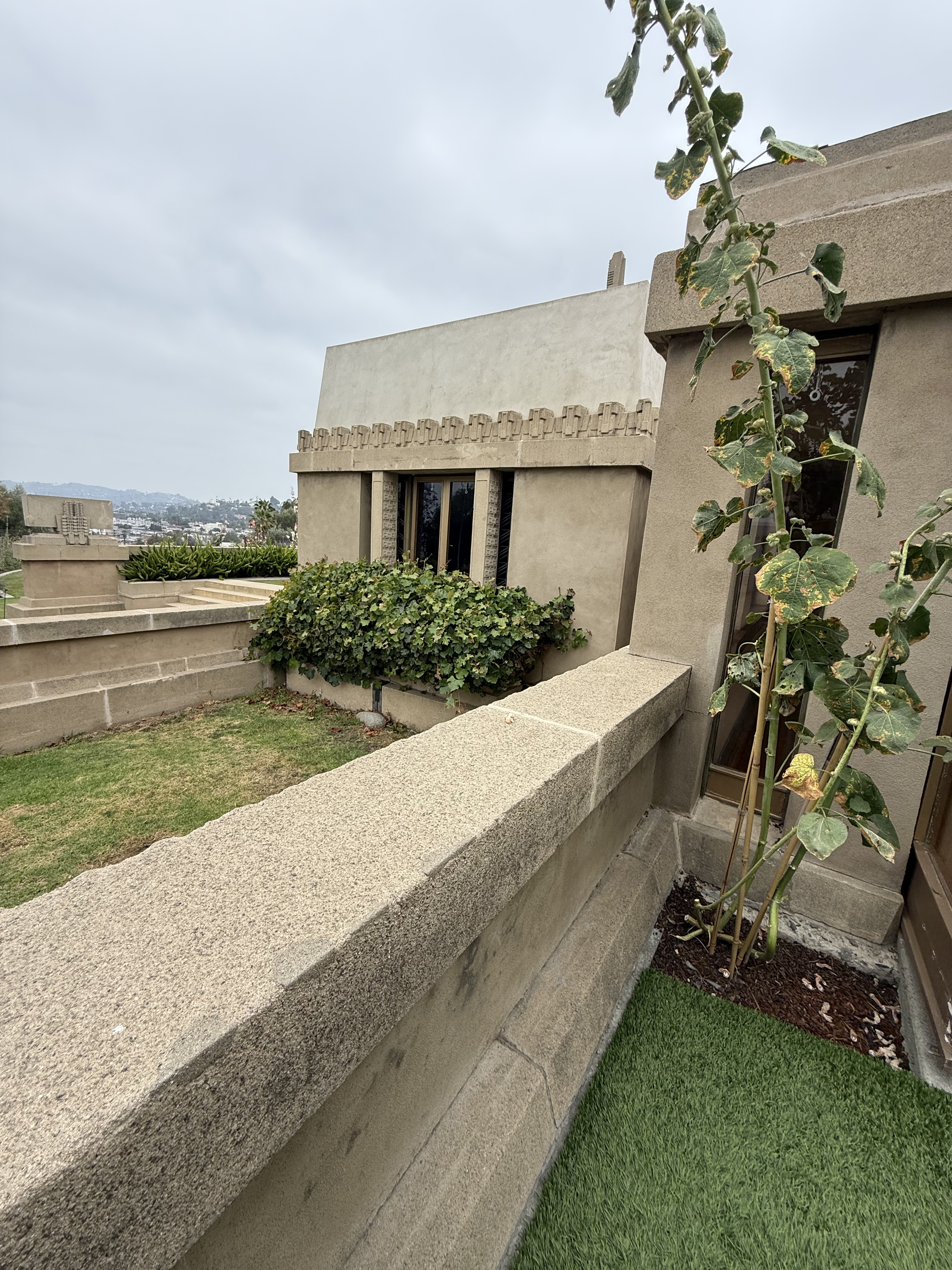 Hollyhock House, Frank Lloyd Wright, 1921, Los Feliz (view 10 of 17)