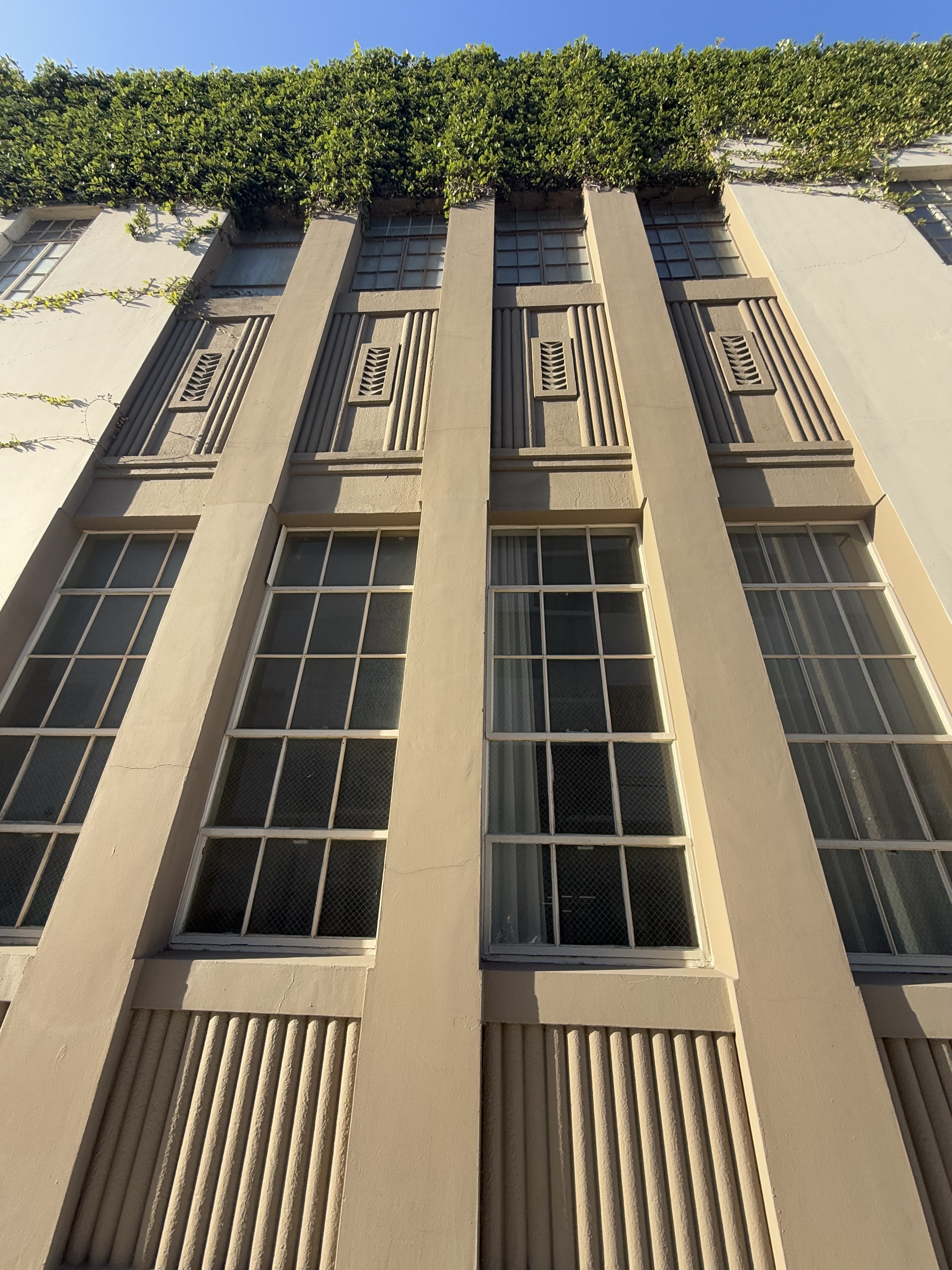 Howard Hughes HQ, Myers Brothers, 1930, West Hollywood (view 2 of 5)