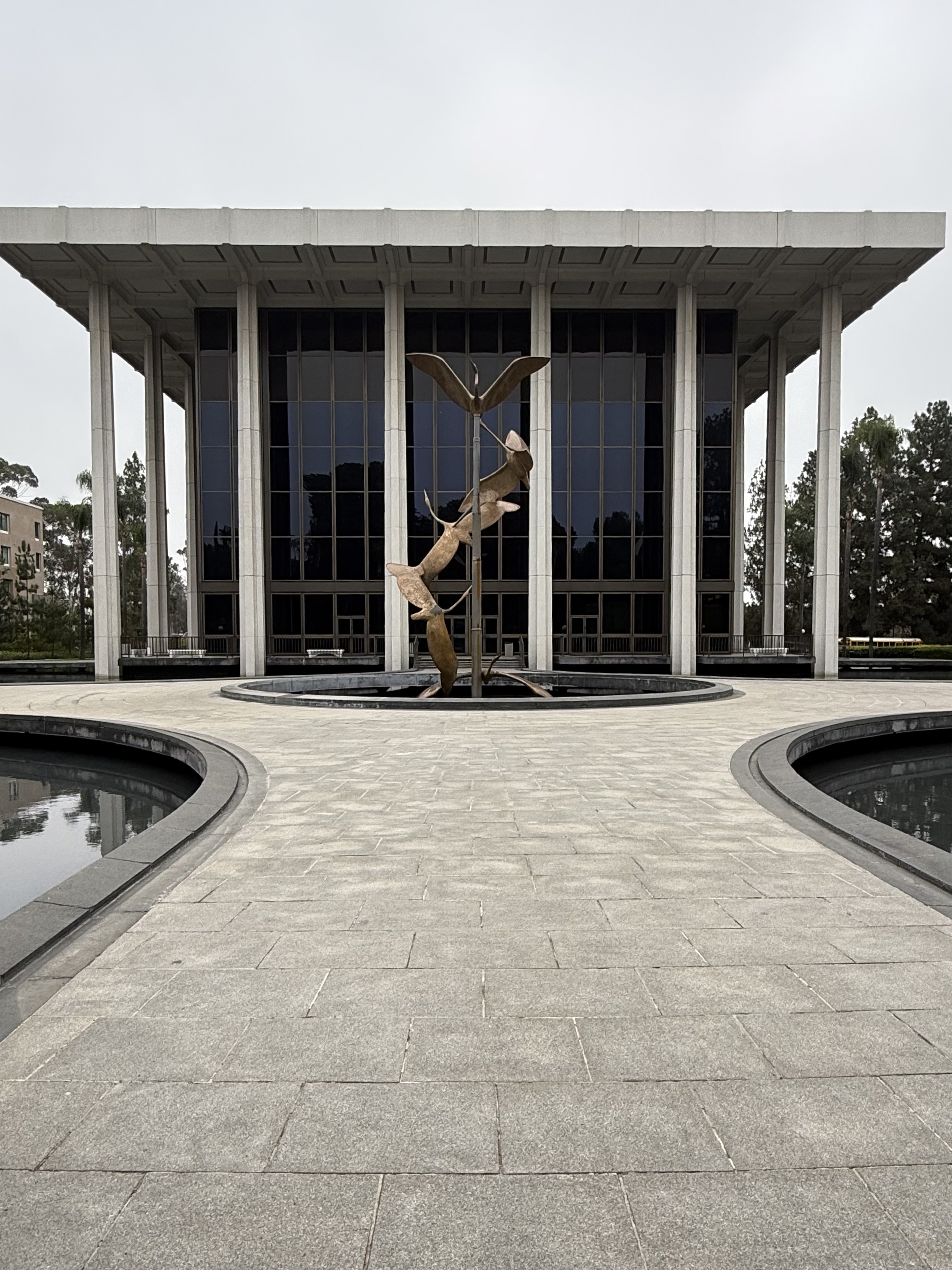 Ambassador Auditorium, Daniel Mann Johnson & Mendenhall, 1972–1974, Pasadena