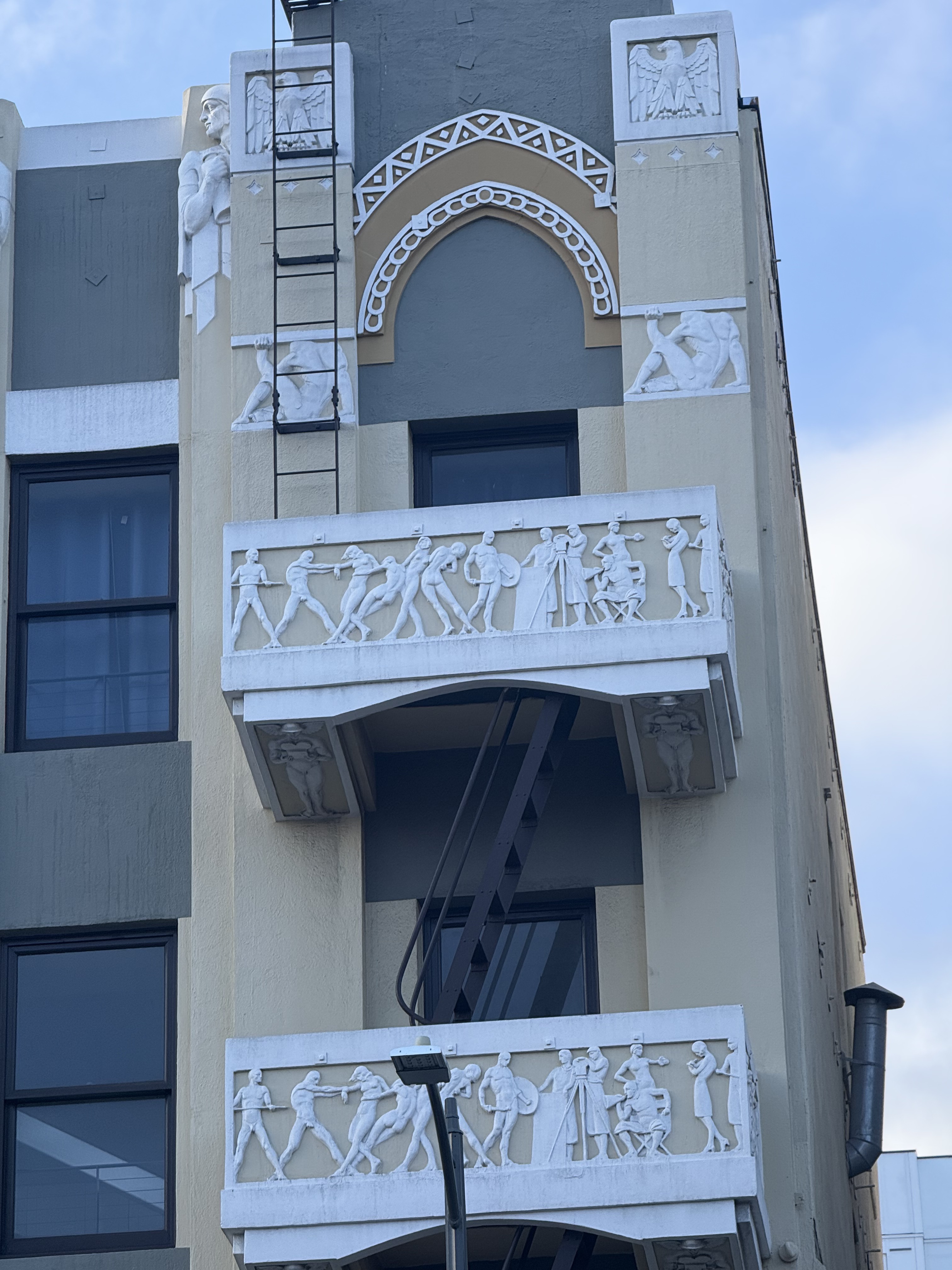 Hollywood Western Building, S. Charles Lee, 1928, Los Feliz (view 3 of 3)