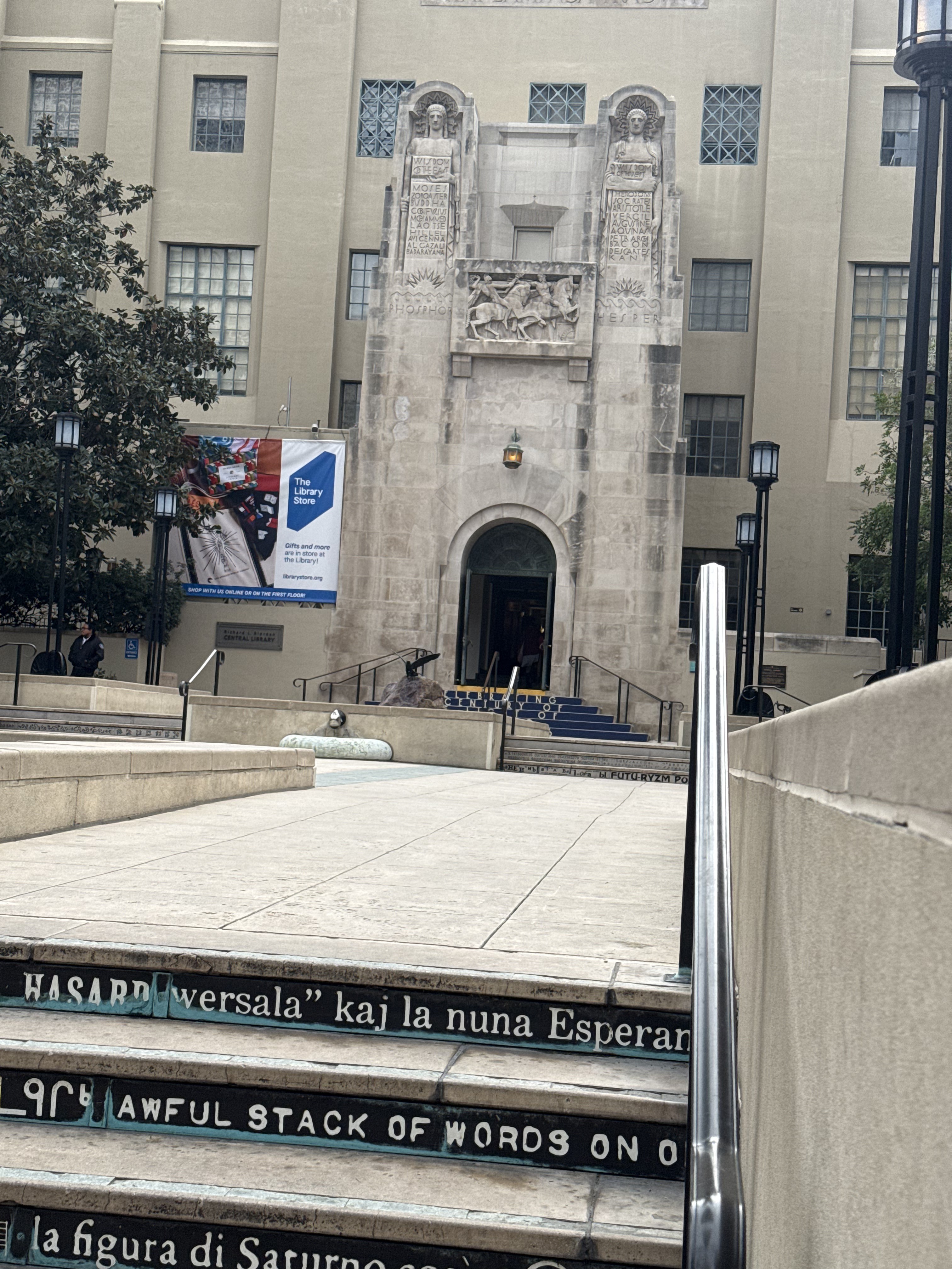 Los Angeles Central Library, Bertram Goodhue, 1926, Downtown La (view 2 of 10)