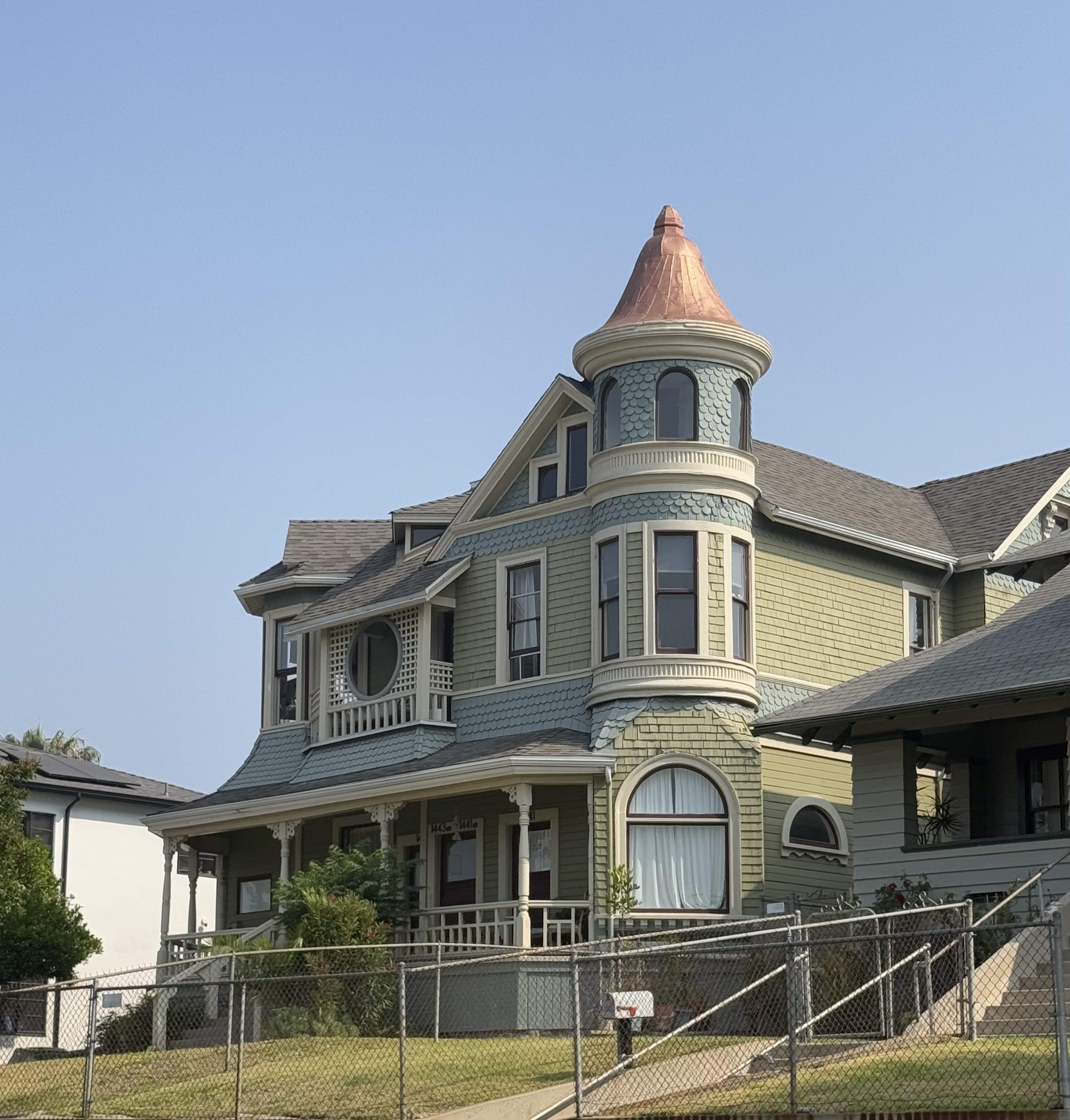 Luckenbach House, J.L. Frank, 1887-1888, Angelino Heights (view 2 of 2)