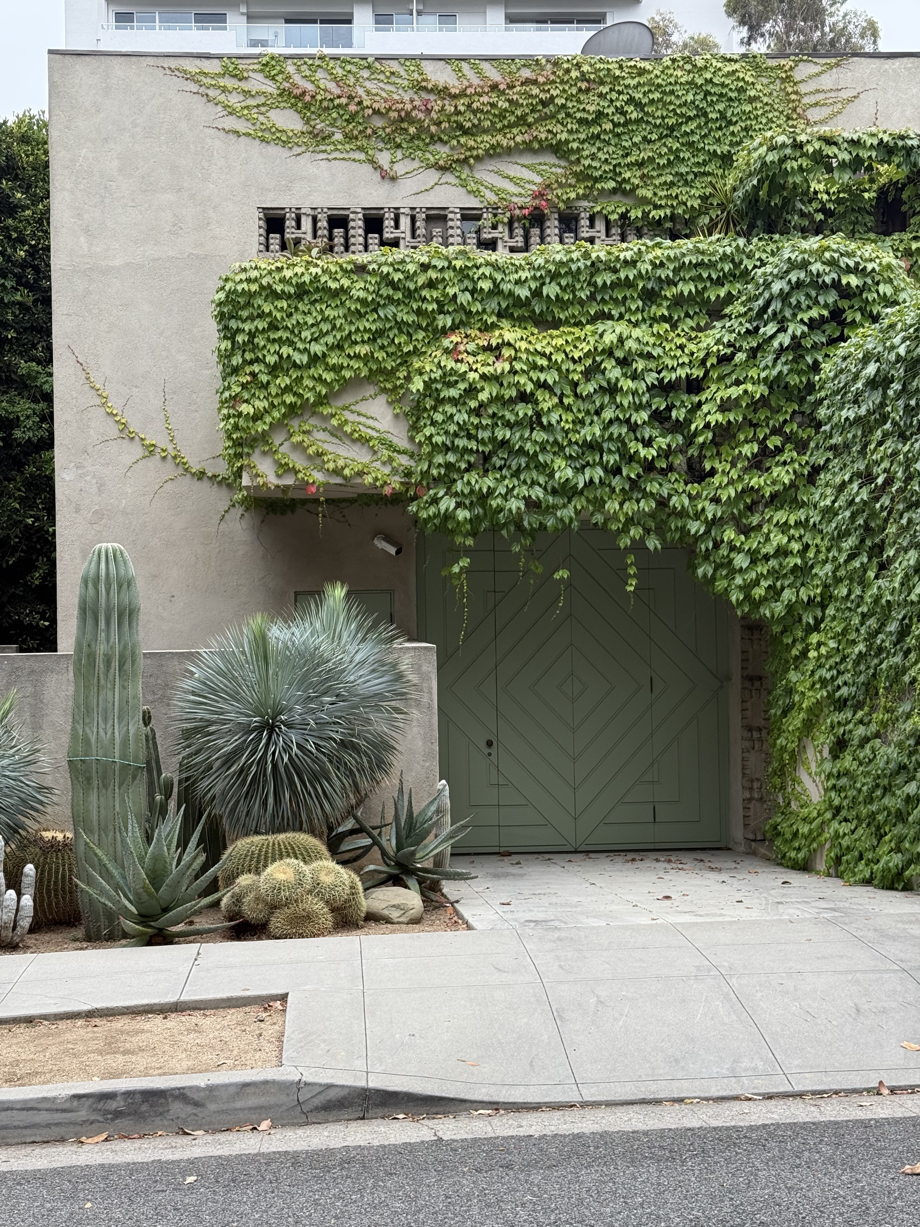Lloyd Wright Studio, Lloyd Wright, 1927, West Hollywood (view 3 of 4)