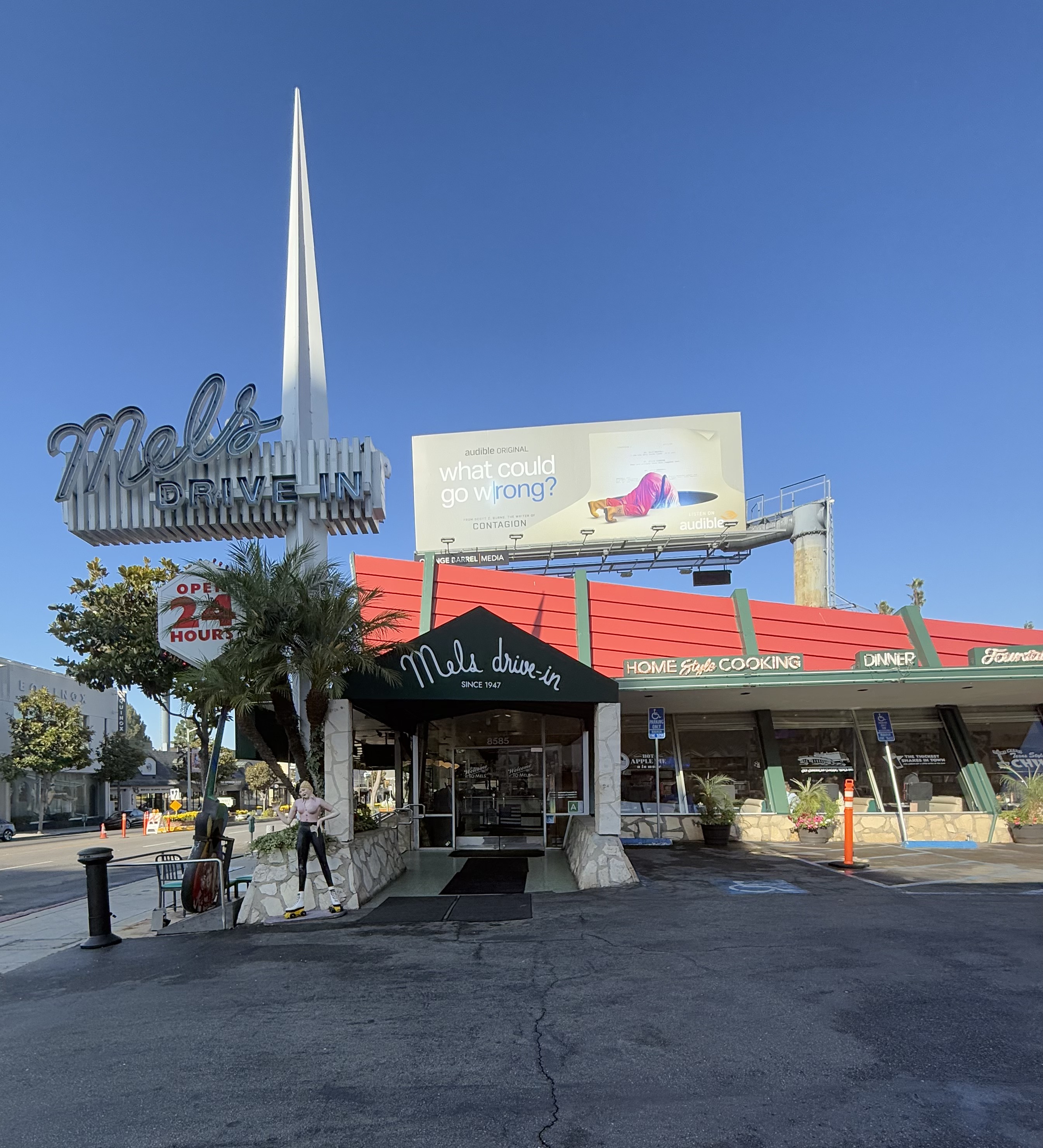 Googie (view 4 of 5)