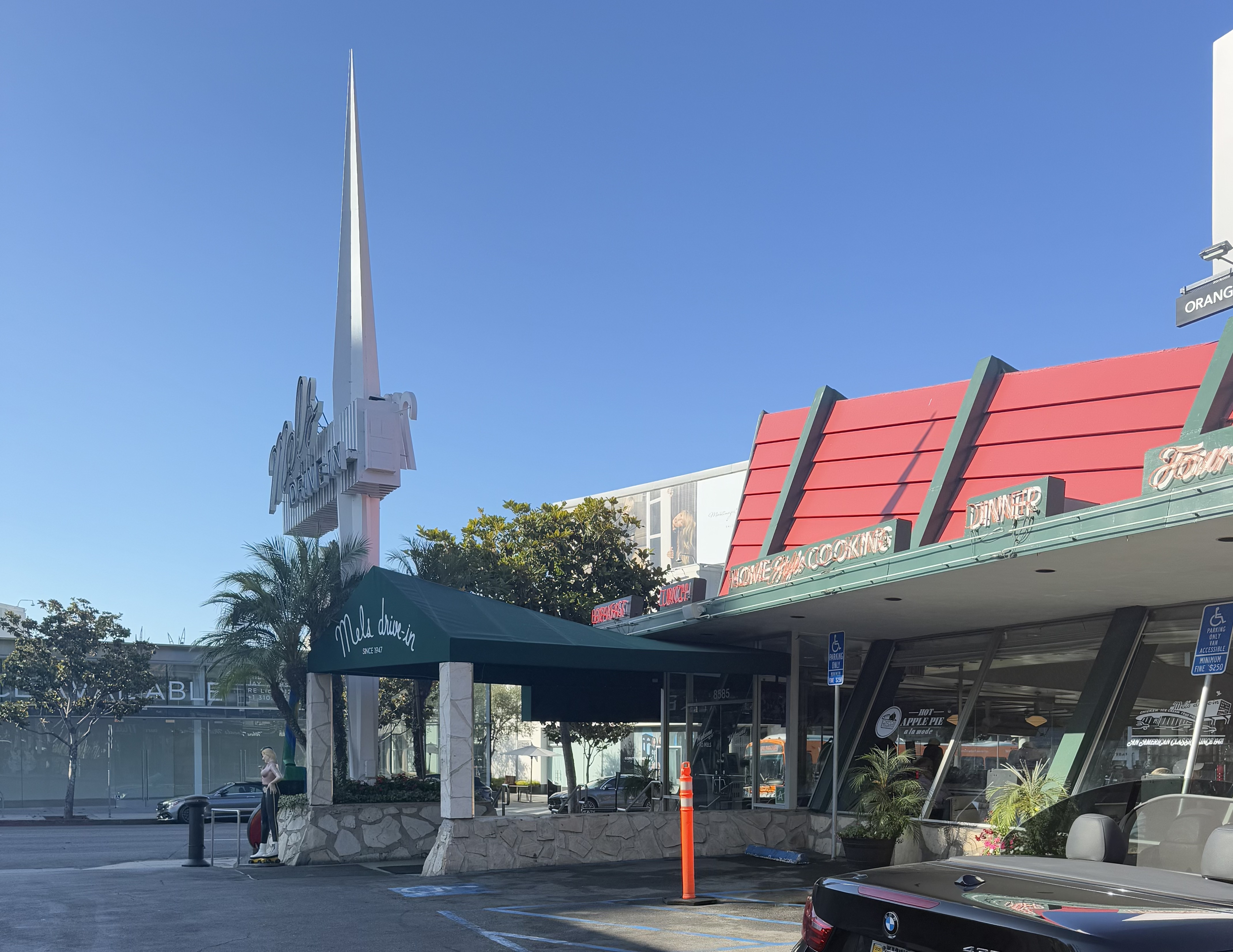 Mels Drive-In, Howard Lane, 1962, West Hollywood (view 5 of 5)