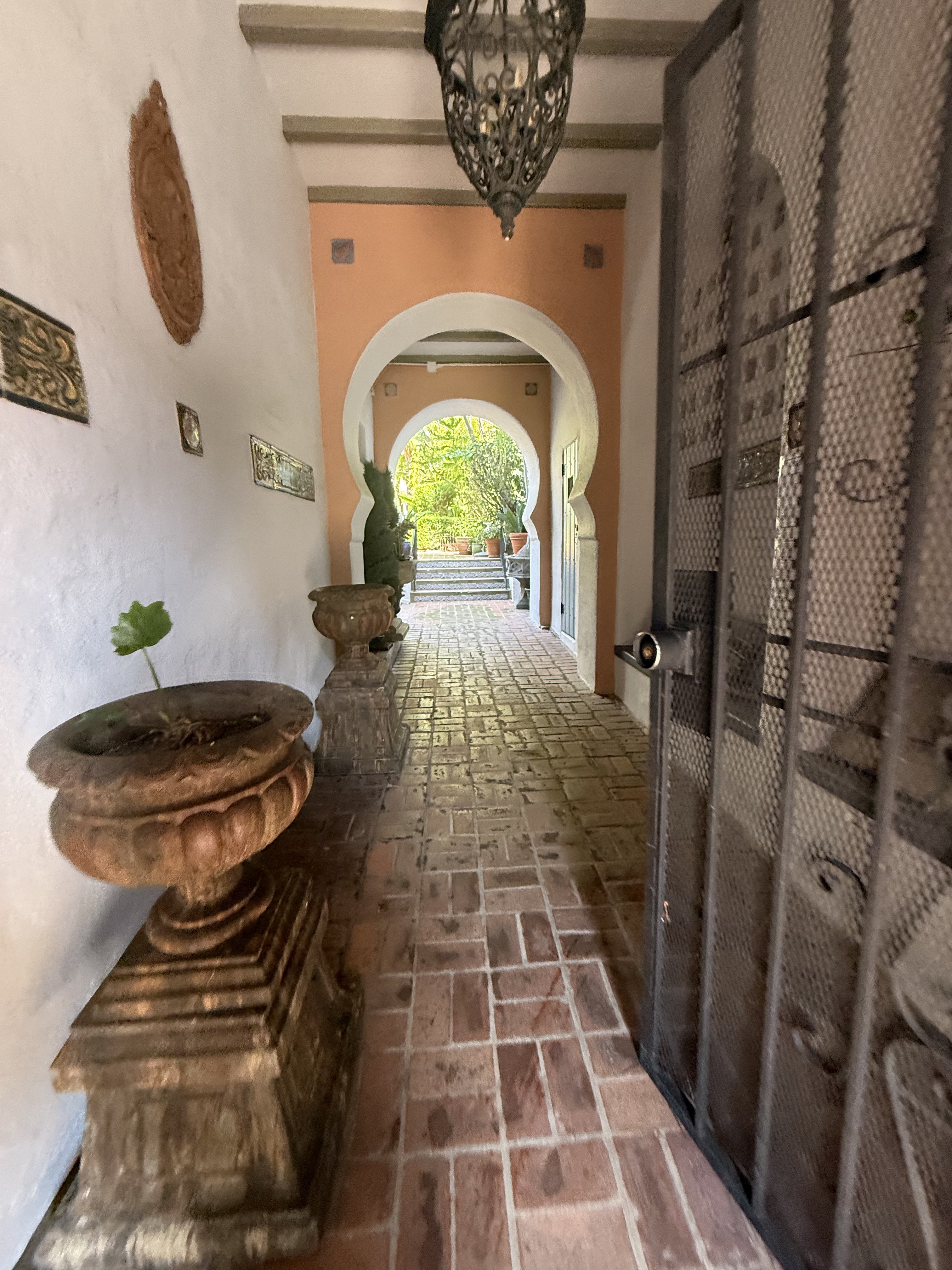Patio Del Moro, Arthur & Nina Zwebell, 1925, West Hollywood (view 3 of 10)