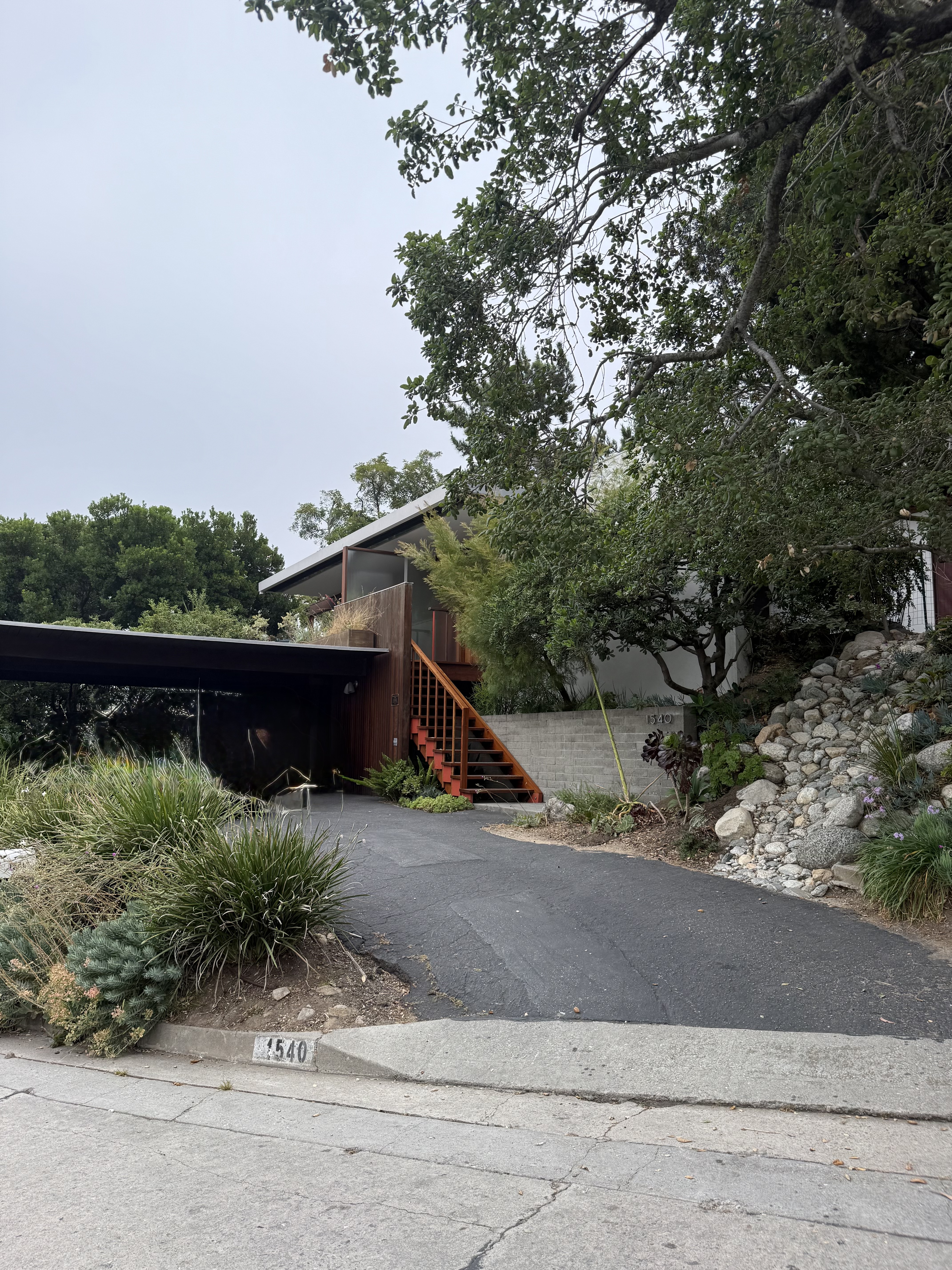 Mid-Century Modern (view 5 of 5)