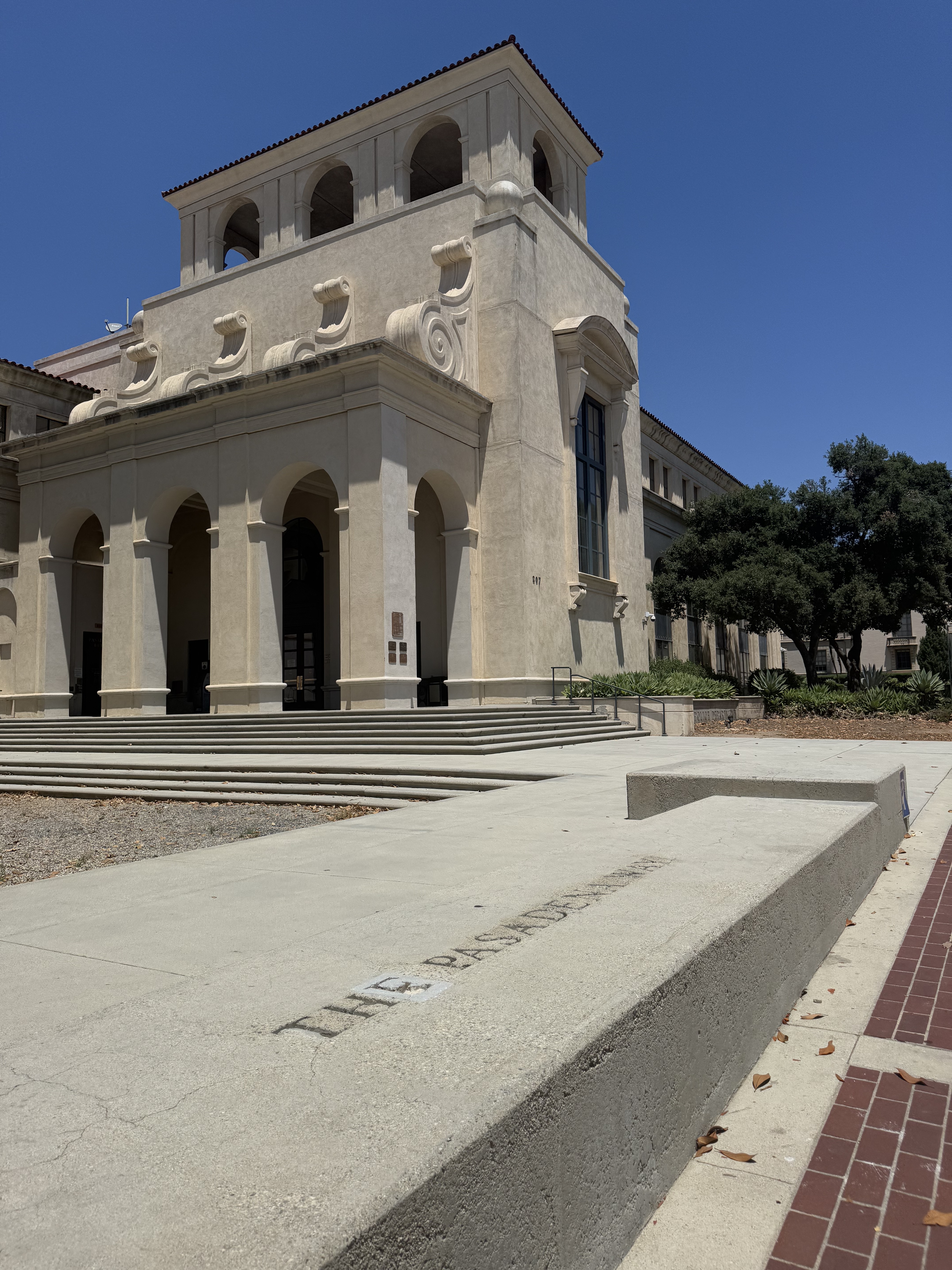 Pasadena Police Department, Robert A. M. Stern, 1990, Pasadena