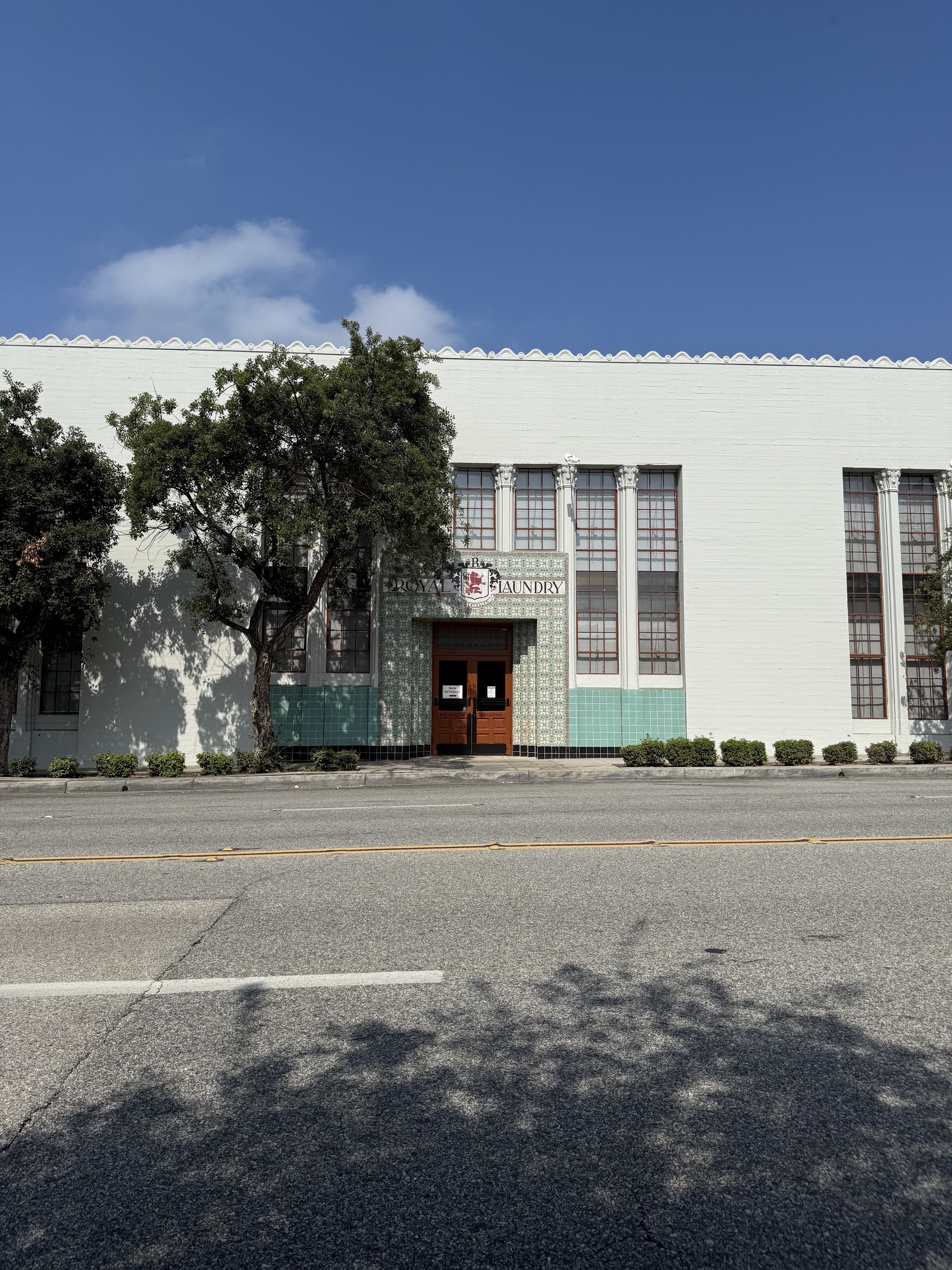 Royal Laundry Complex, Gordon Kaufmann, 1927-1939, Pasadena (view 2 of 2)