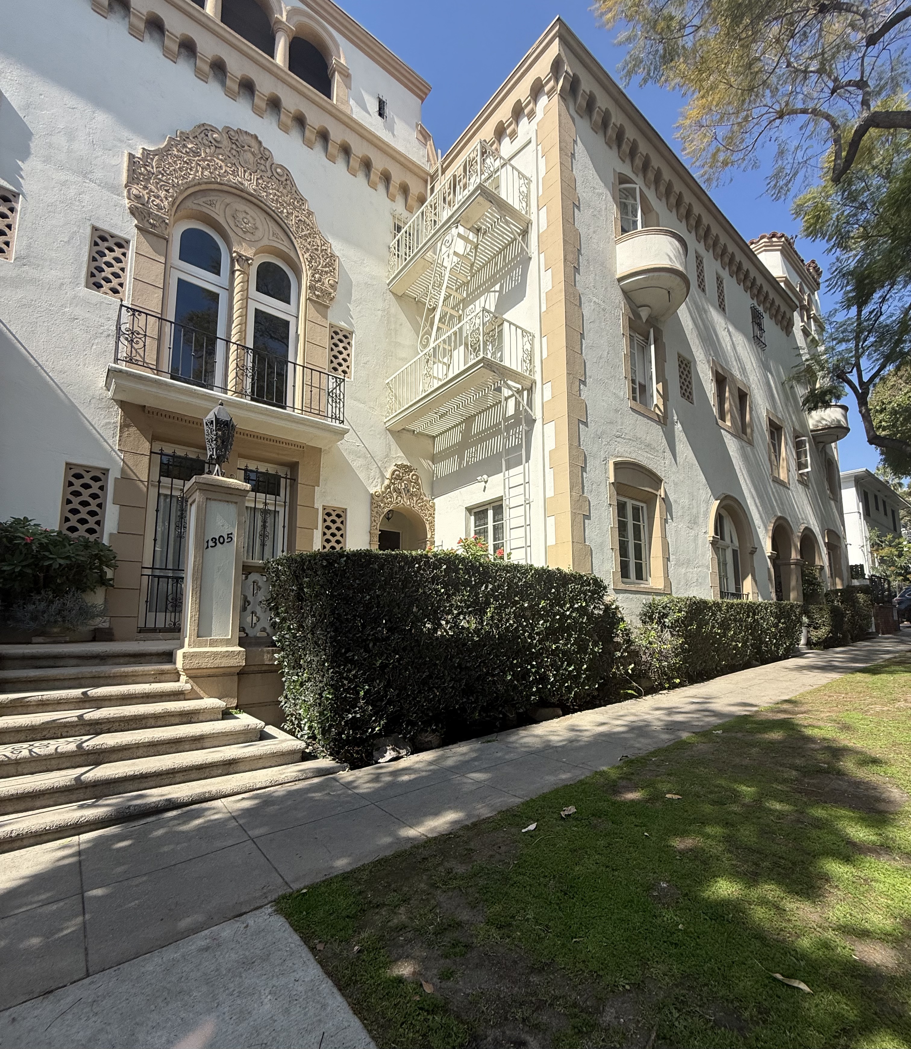 Romanesque Villa, Leland Bryant, 1926-1928, West Hollywood (view 2 of 3)