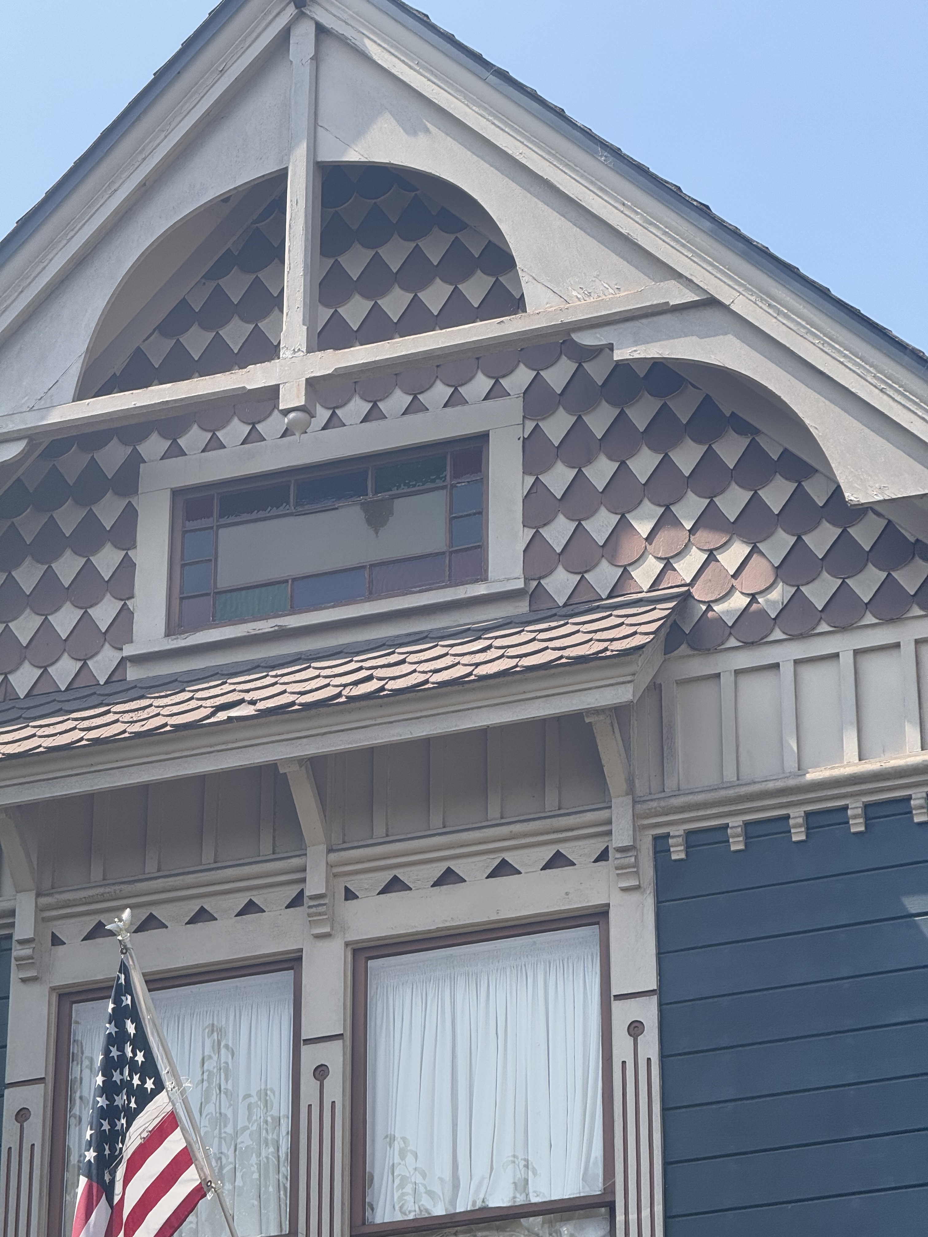 Russell House, 1887, Angelino Heights (view 2 of 2)