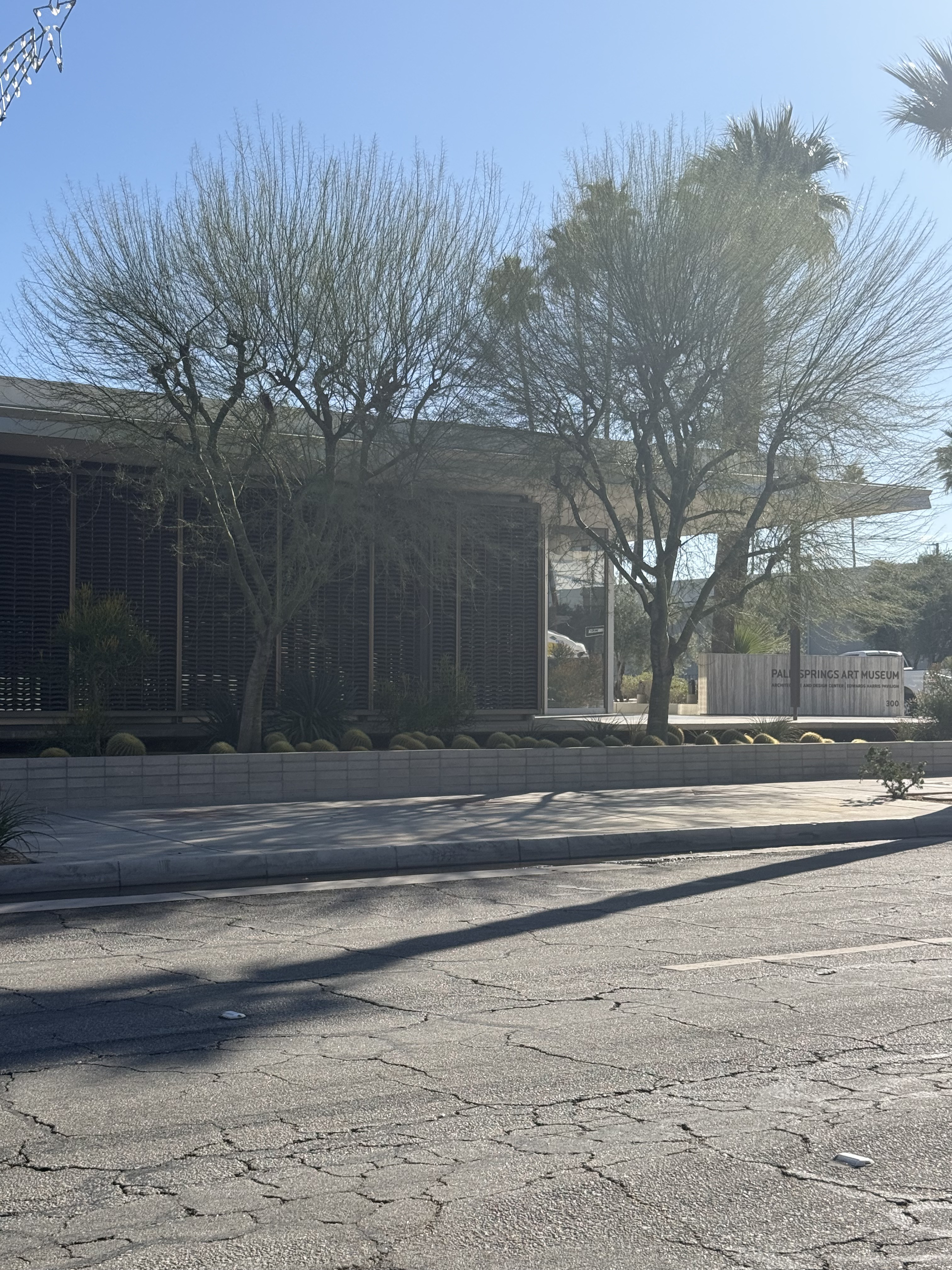 Santa Fe Federal Savings, Williams, Williams & Williams, 1960, Palm Springs (view 2 of 2)