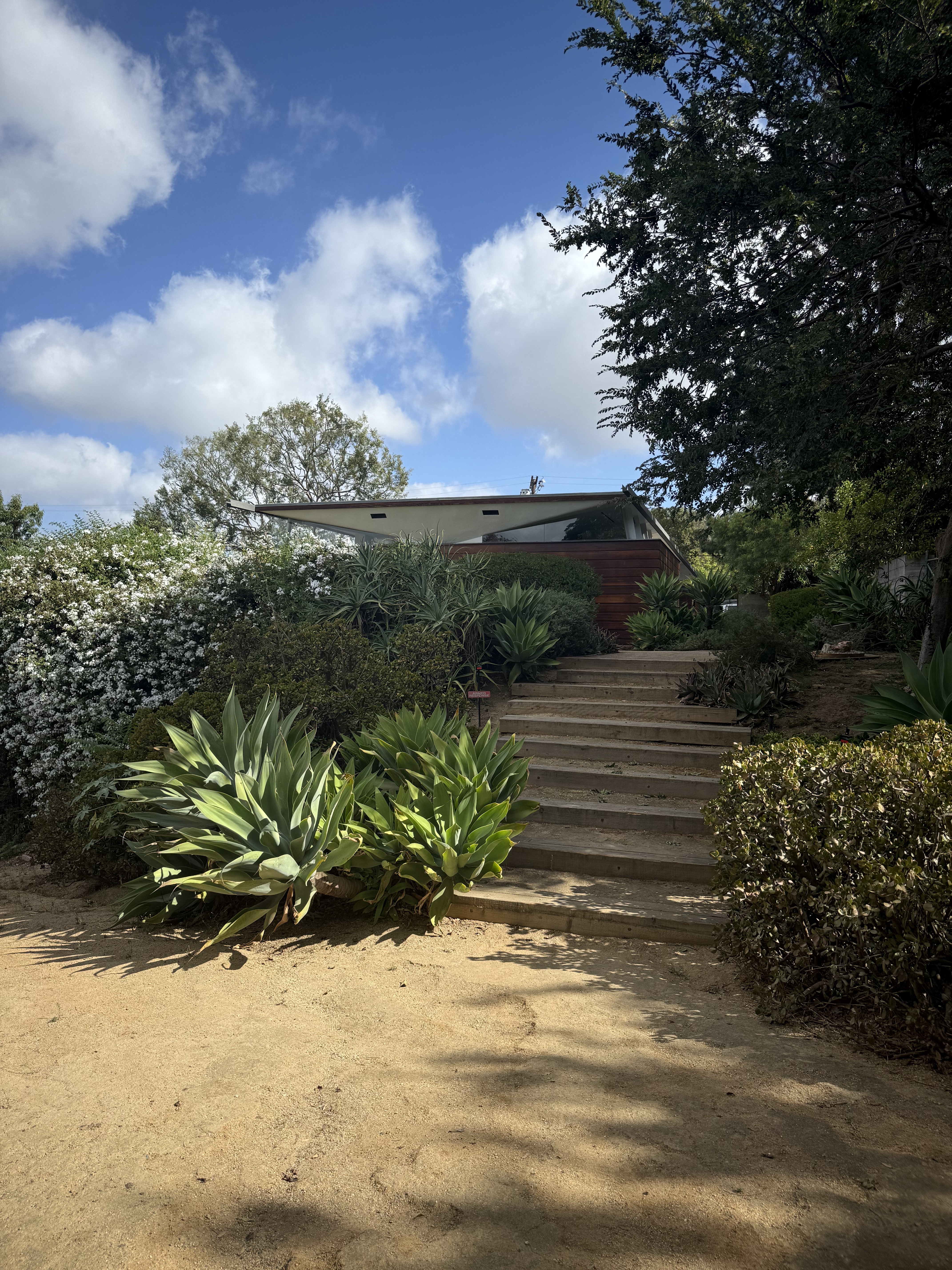 Salkin House, John Lautner, 1948, Echo Park (view 3 of 16)