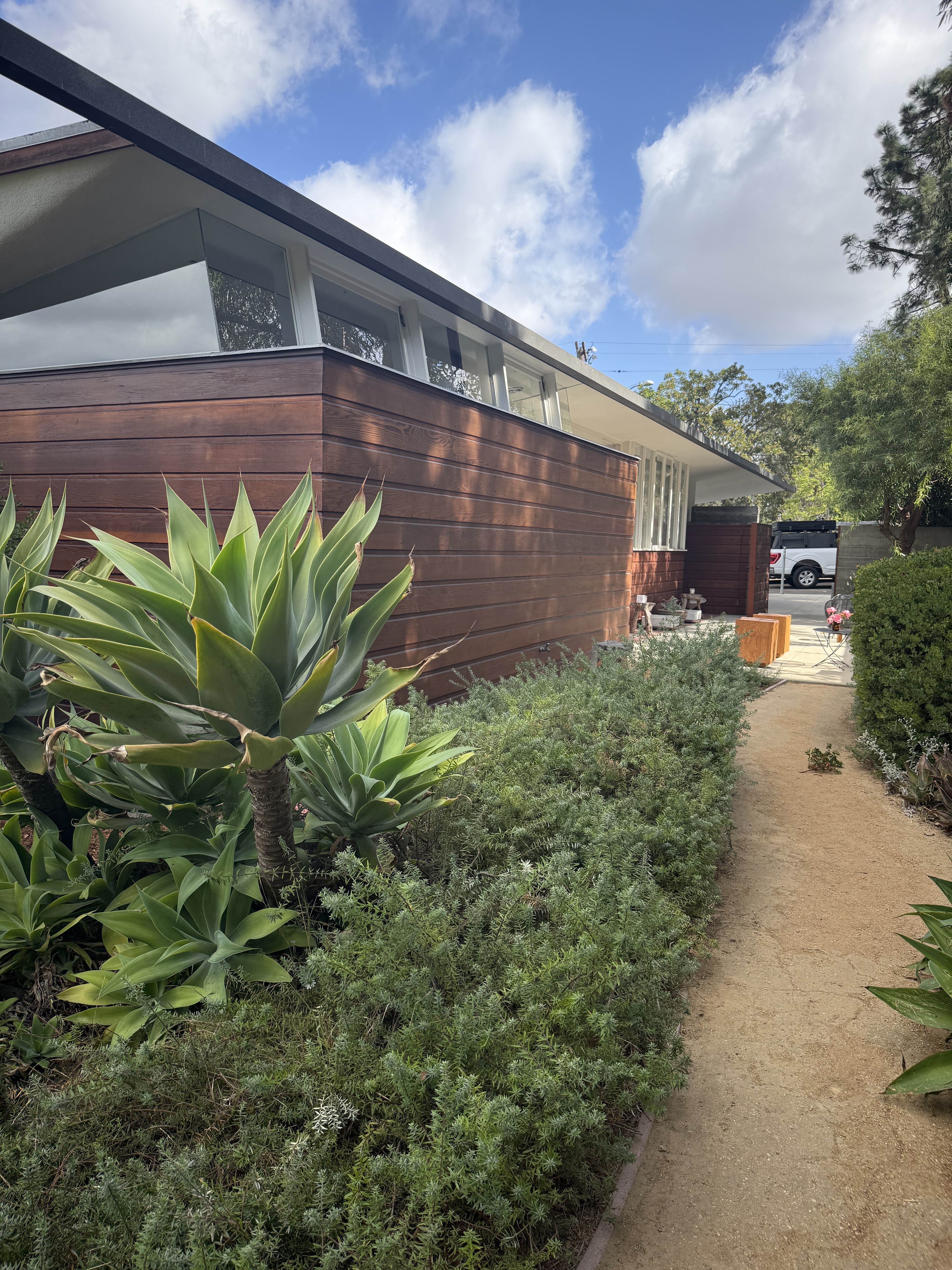 Salkin House, John Lautner, 1948, Echo Park (view 4 of 16)
