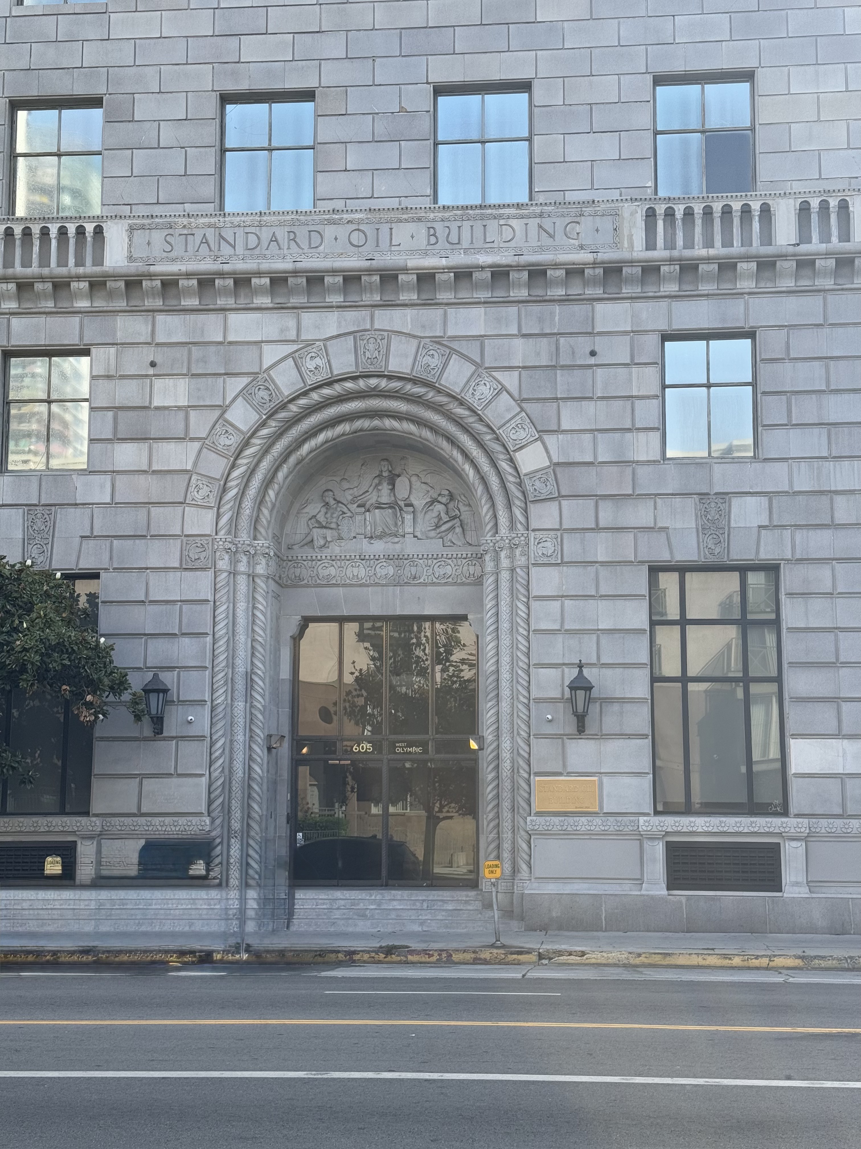 Standard Oil Building, George W. Kelham, 1924, Downtown La (view 2 of 3)