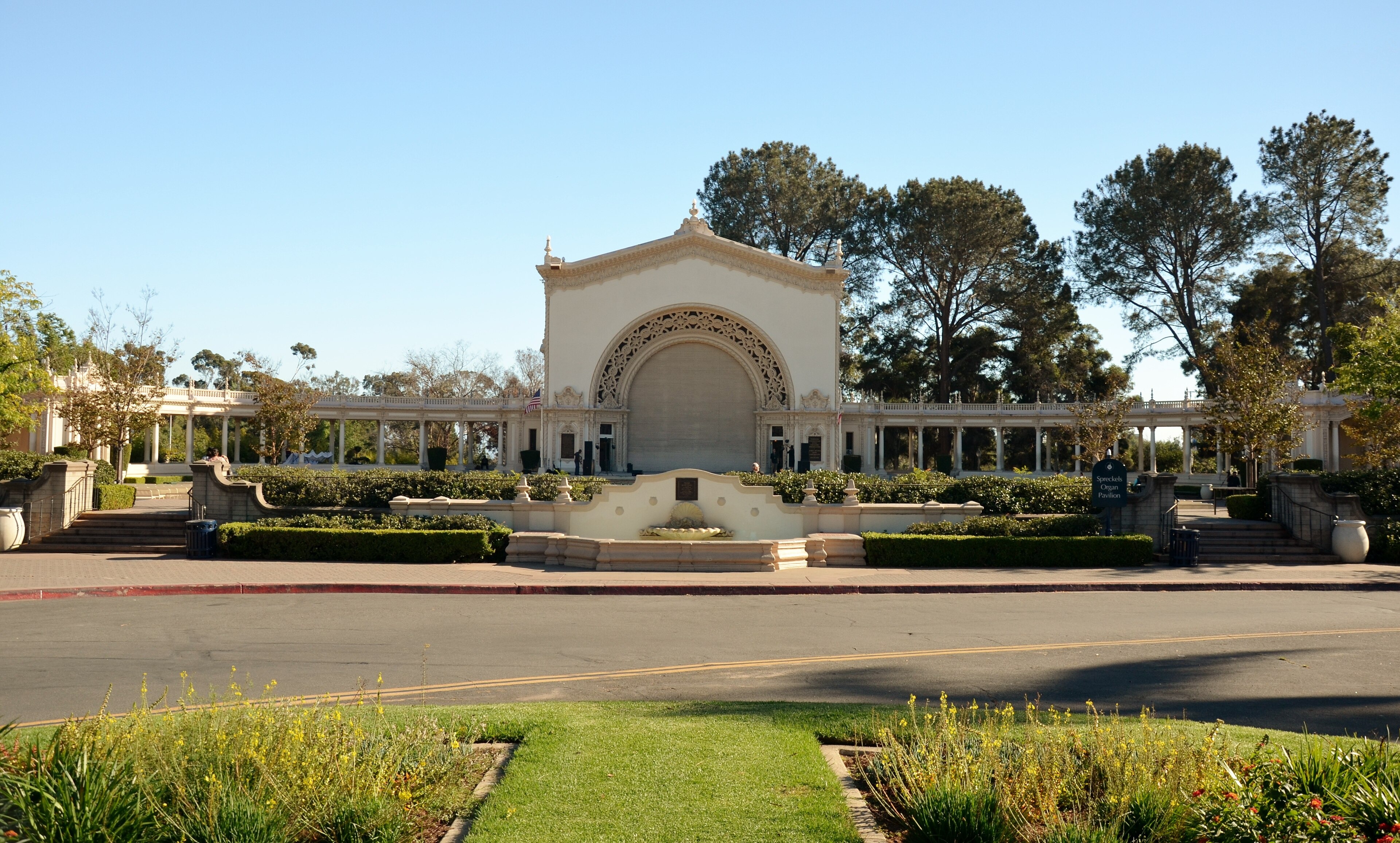 Spreckels Organ Pavilion, Harrison Albright, 1914, San Diego (view 5 of 12)