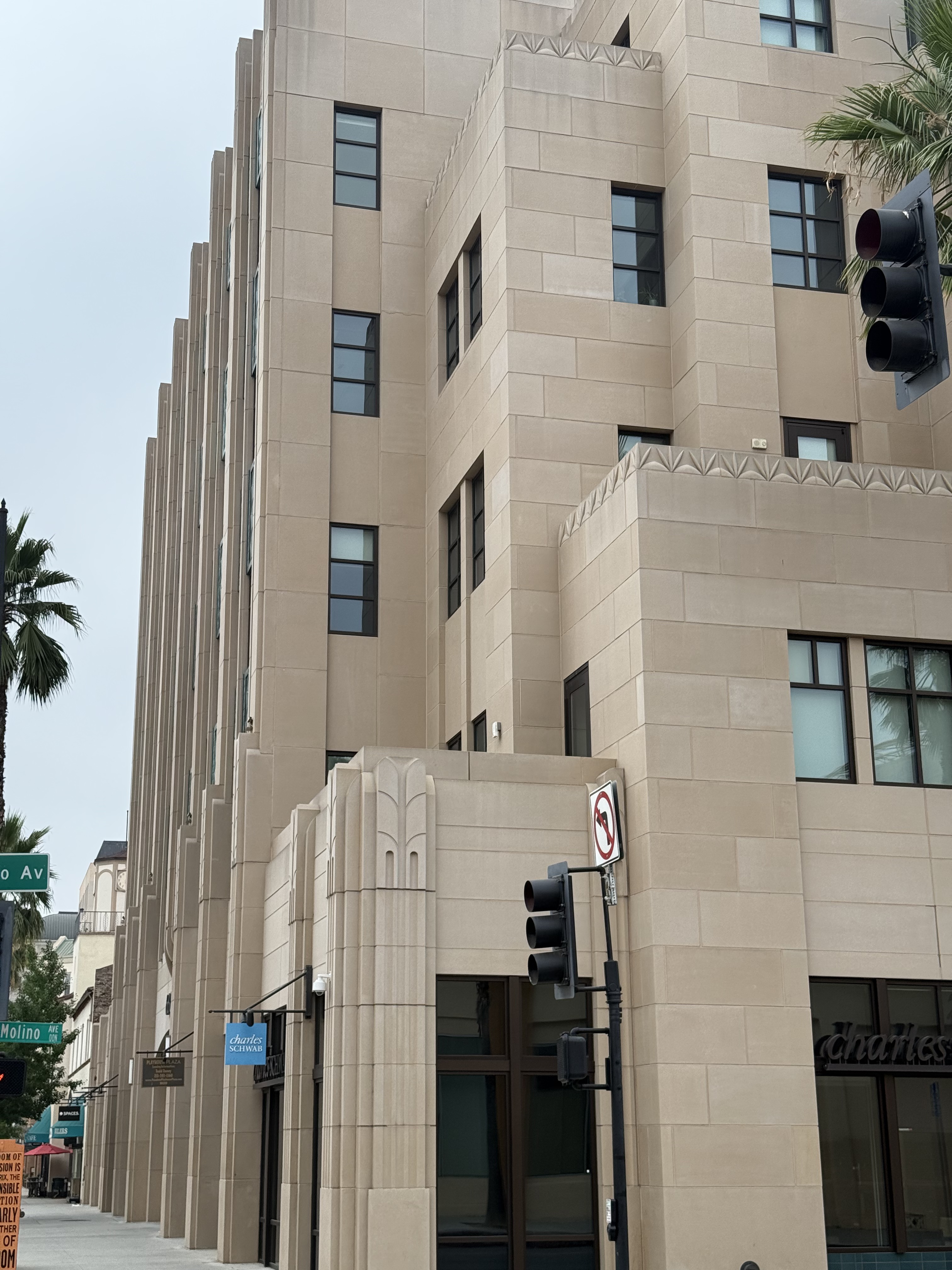 Playhouse Plaza, Moule & Polyzoides, 2011–2015, Pasadena (view 3 of 3)