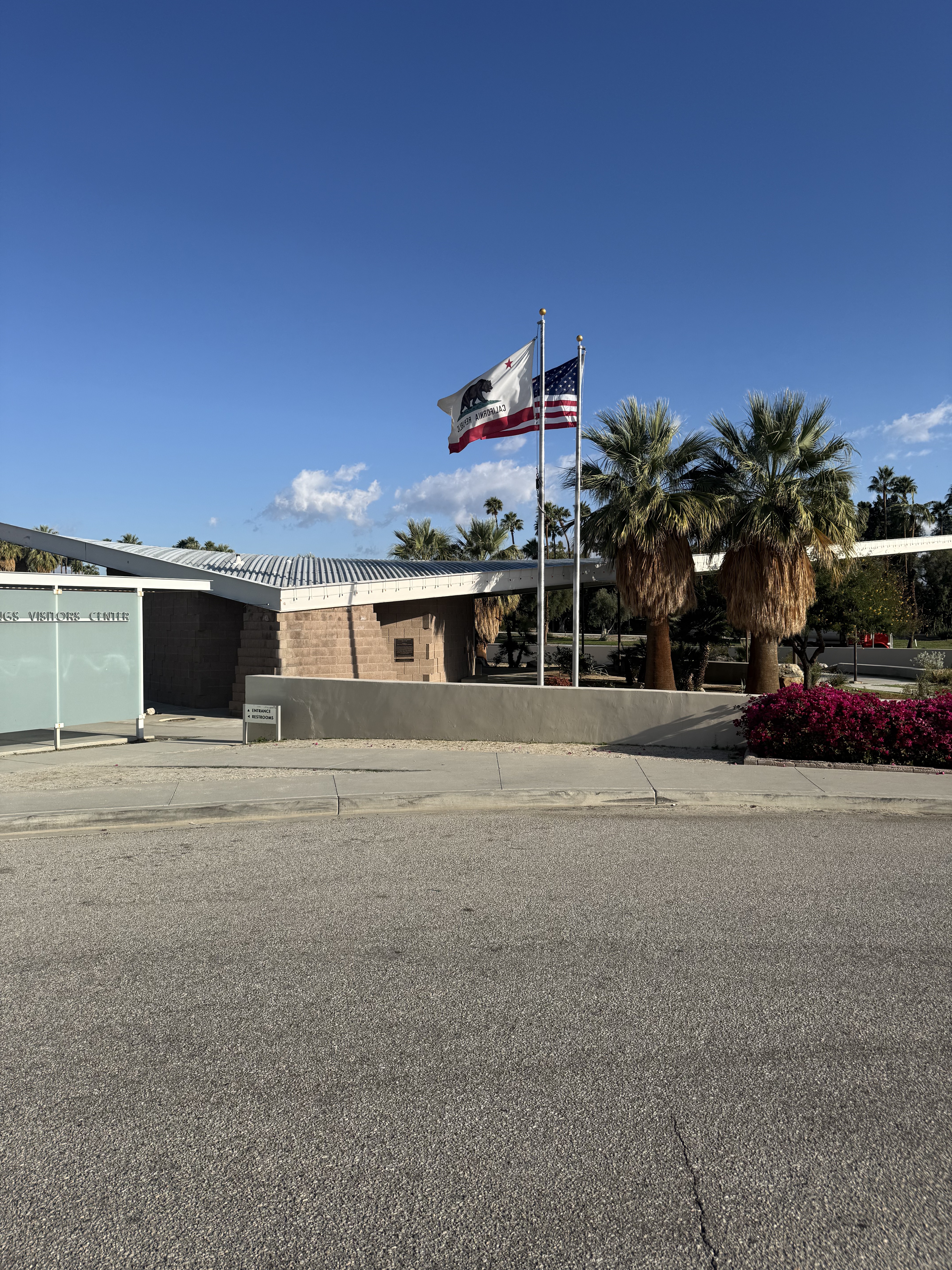 Tramway Gas Station, Frey & Chambers, 1963, Palm Springs (view 3 of 3)
