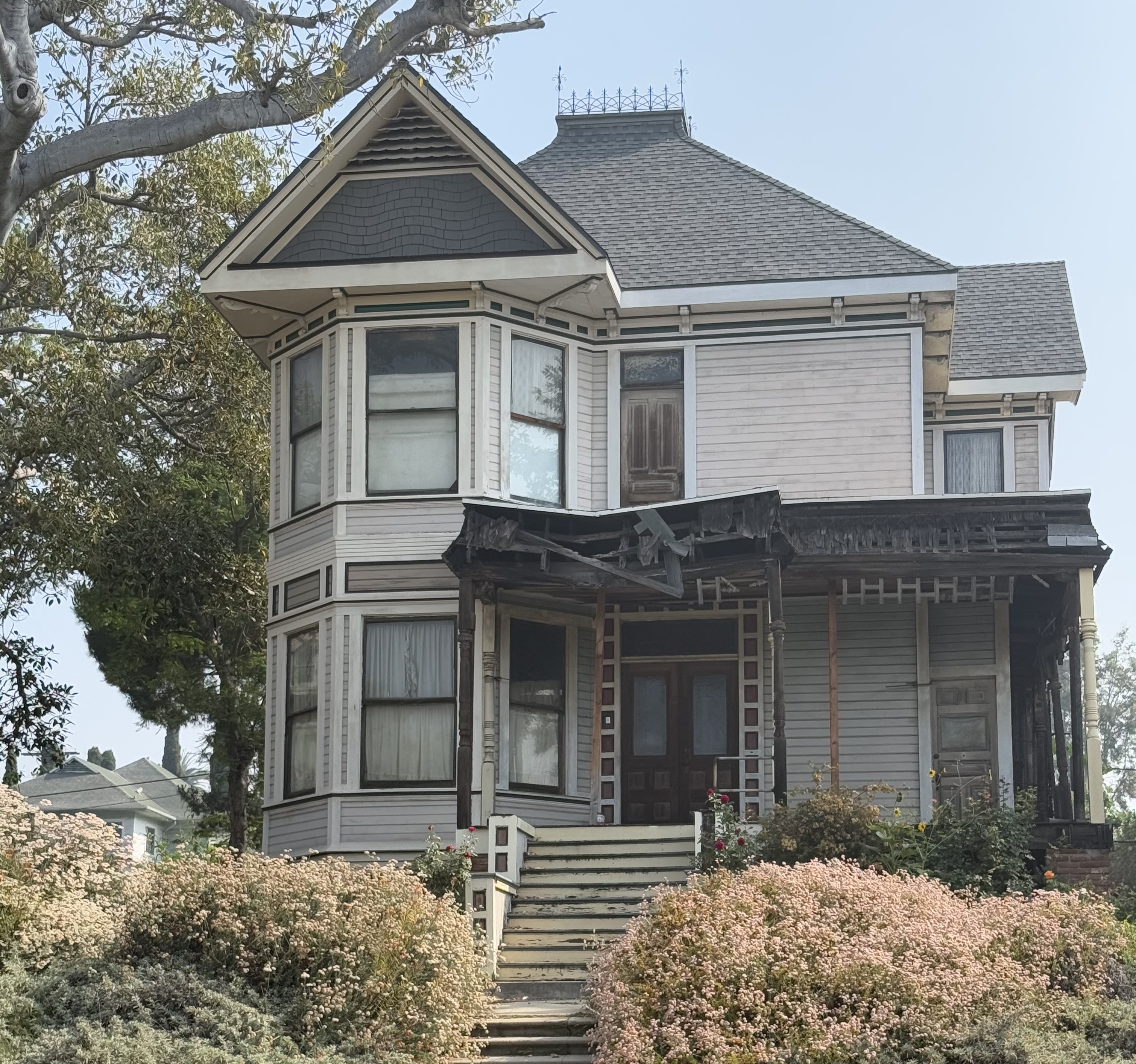 Sanders "Thriller" House, 1887, Angelino Heights (view 2 of 2)