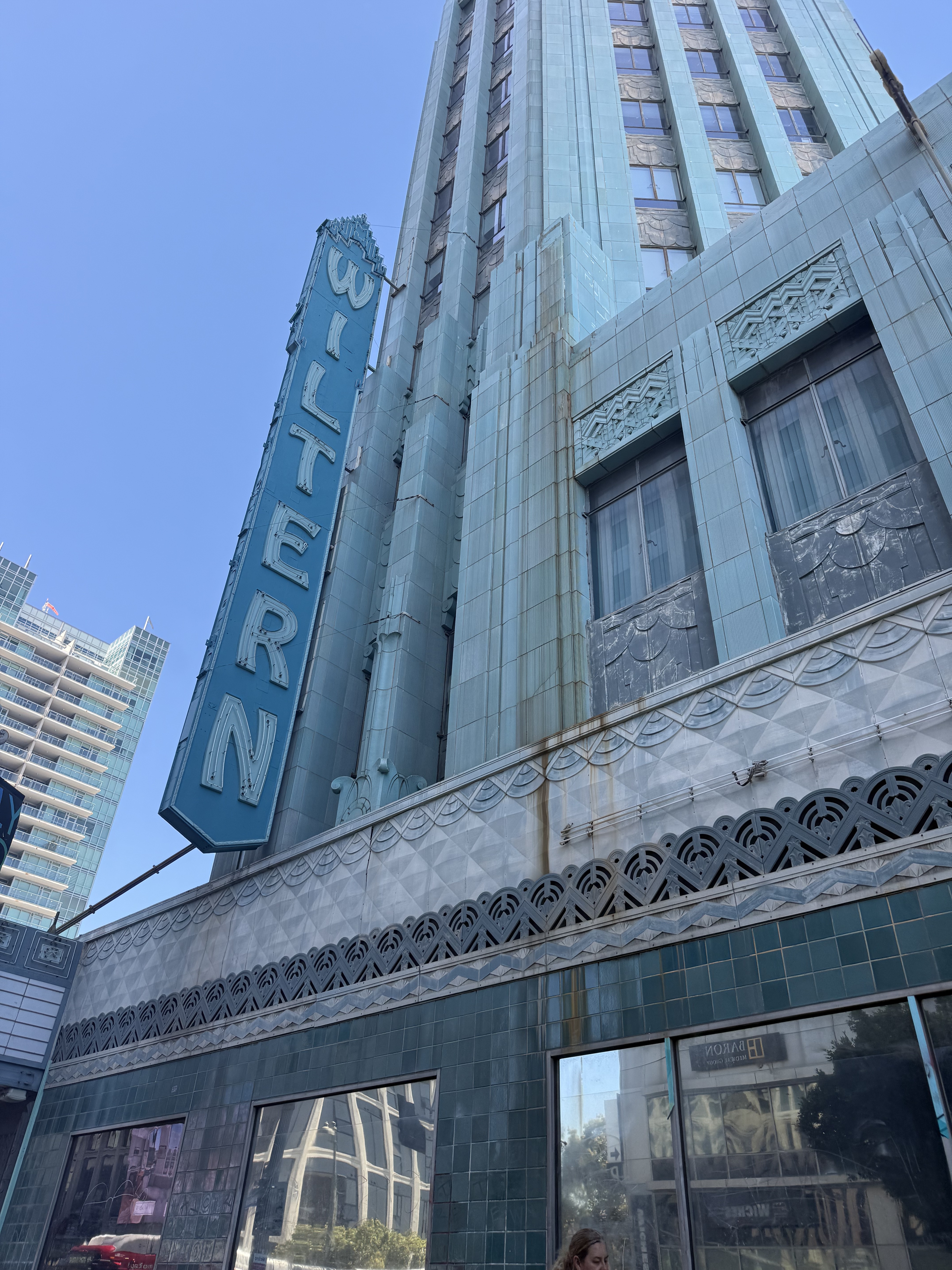 Pellissier Building and Wiltern Theater, Stiles O. Clements, 1931, Los Angeles (view 6 of 6)